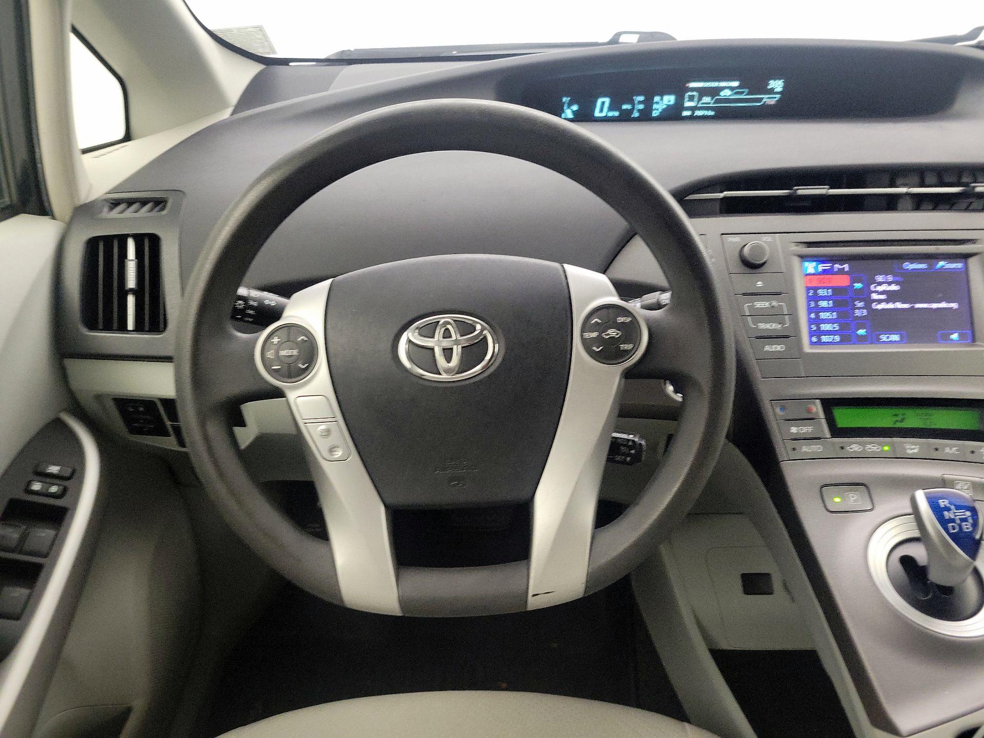 Thumbnail: 2015 Toyota Prius - 10