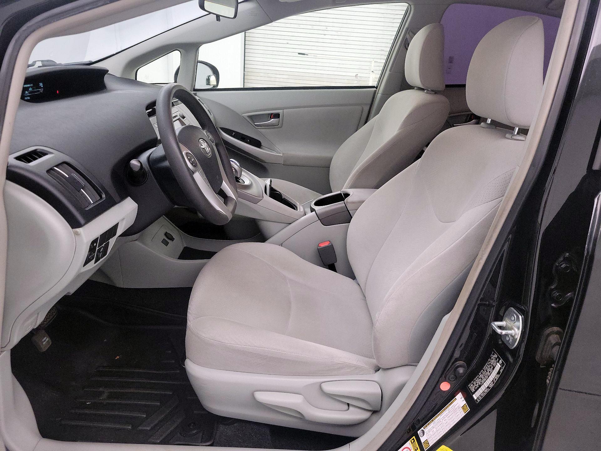Thumbnail: 2015 Toyota Prius - 11