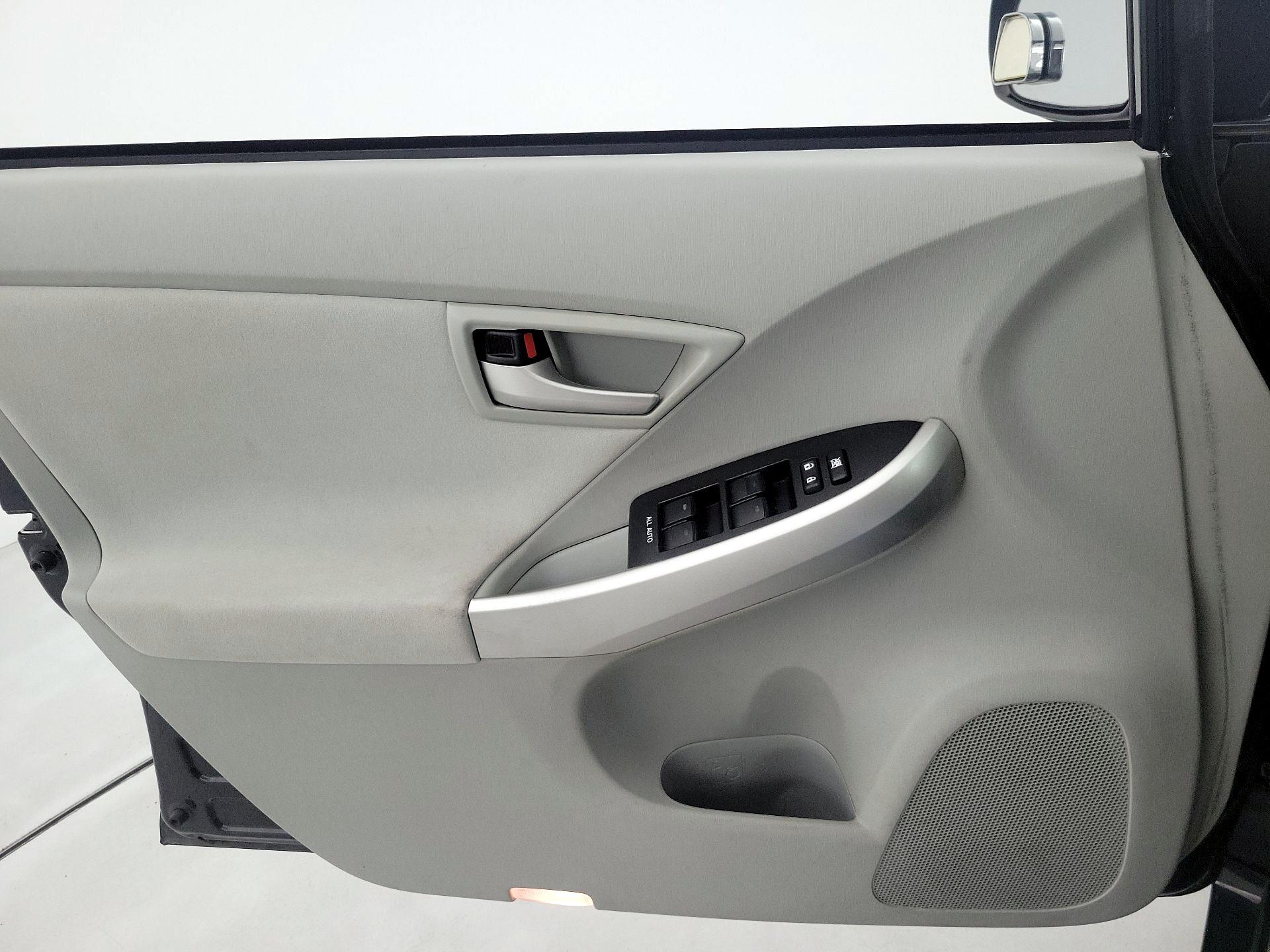 Thumbnail: 2015 Toyota Prius - 12