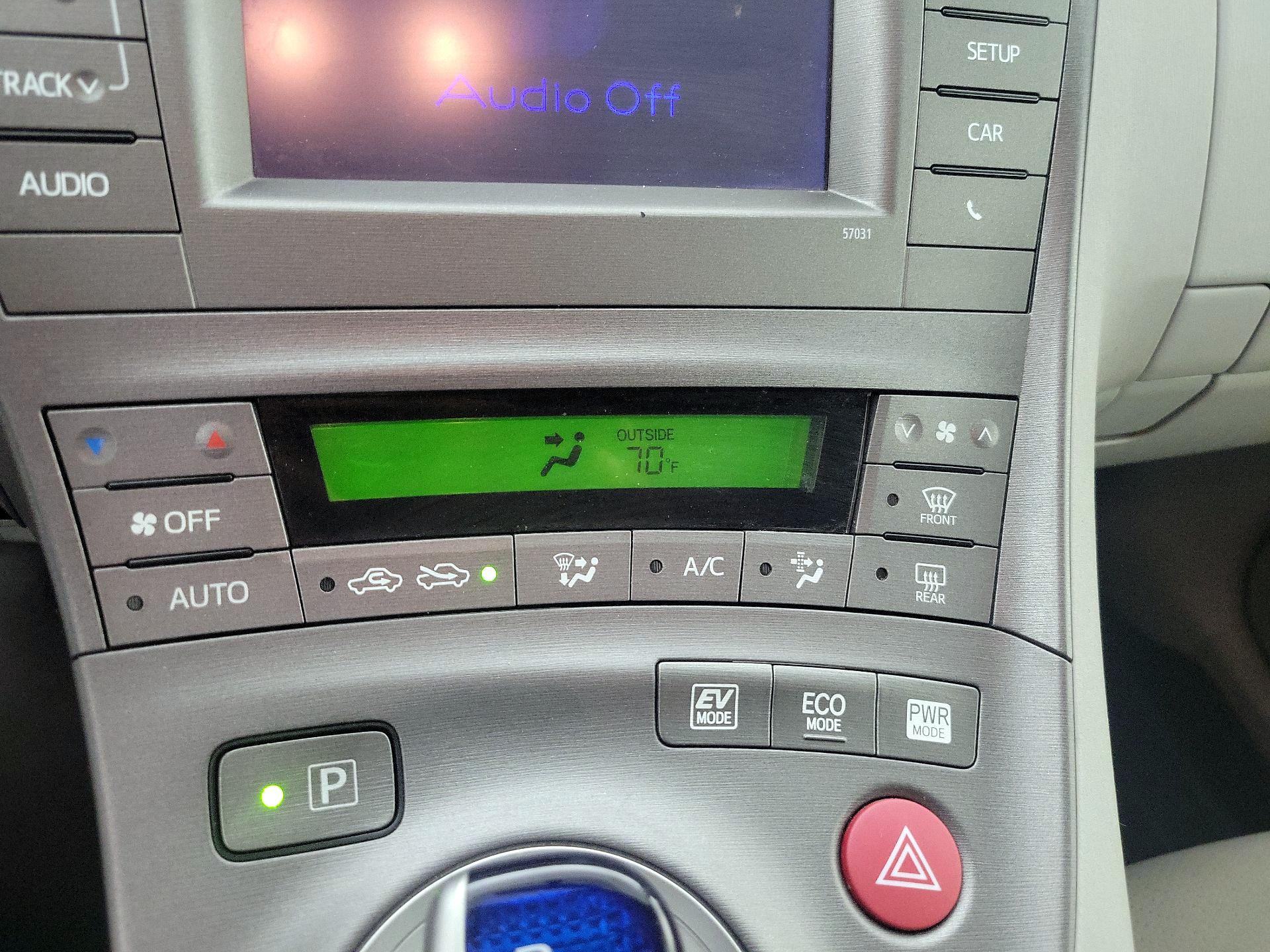 Thumbnail: 2015 Toyota Prius - 16
