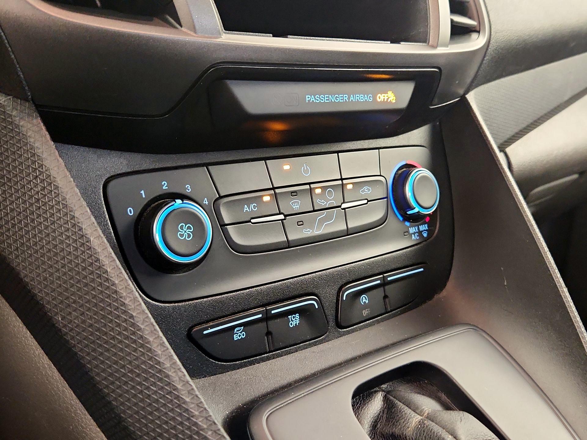 Thumbnail: 2019 Ford Transit Series - 16