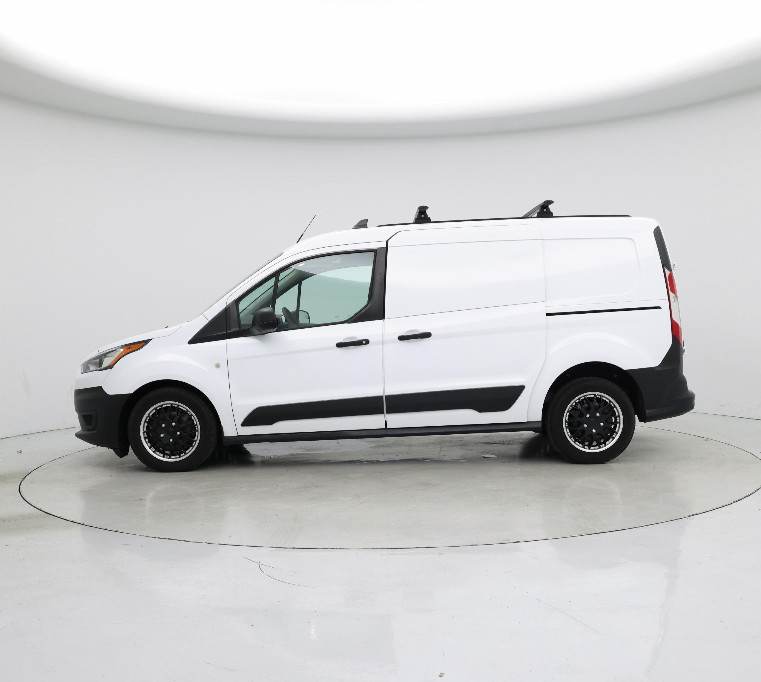 Thumbnail: 2019 Ford Transit Series - 3