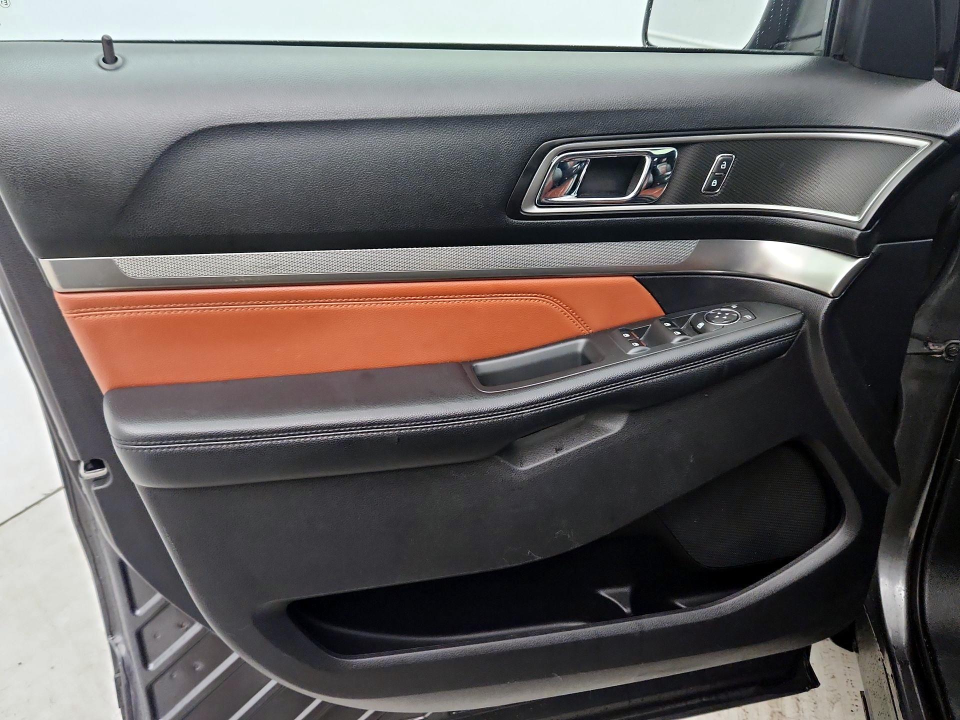 Thumbnail: 2019 Ford Explorer - 12