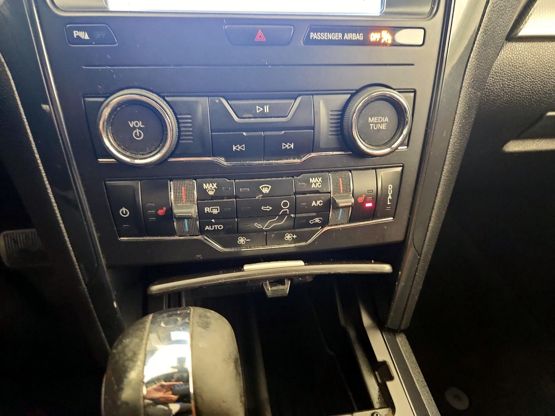 Thumbnail: 2019 Ford Explorer - 16