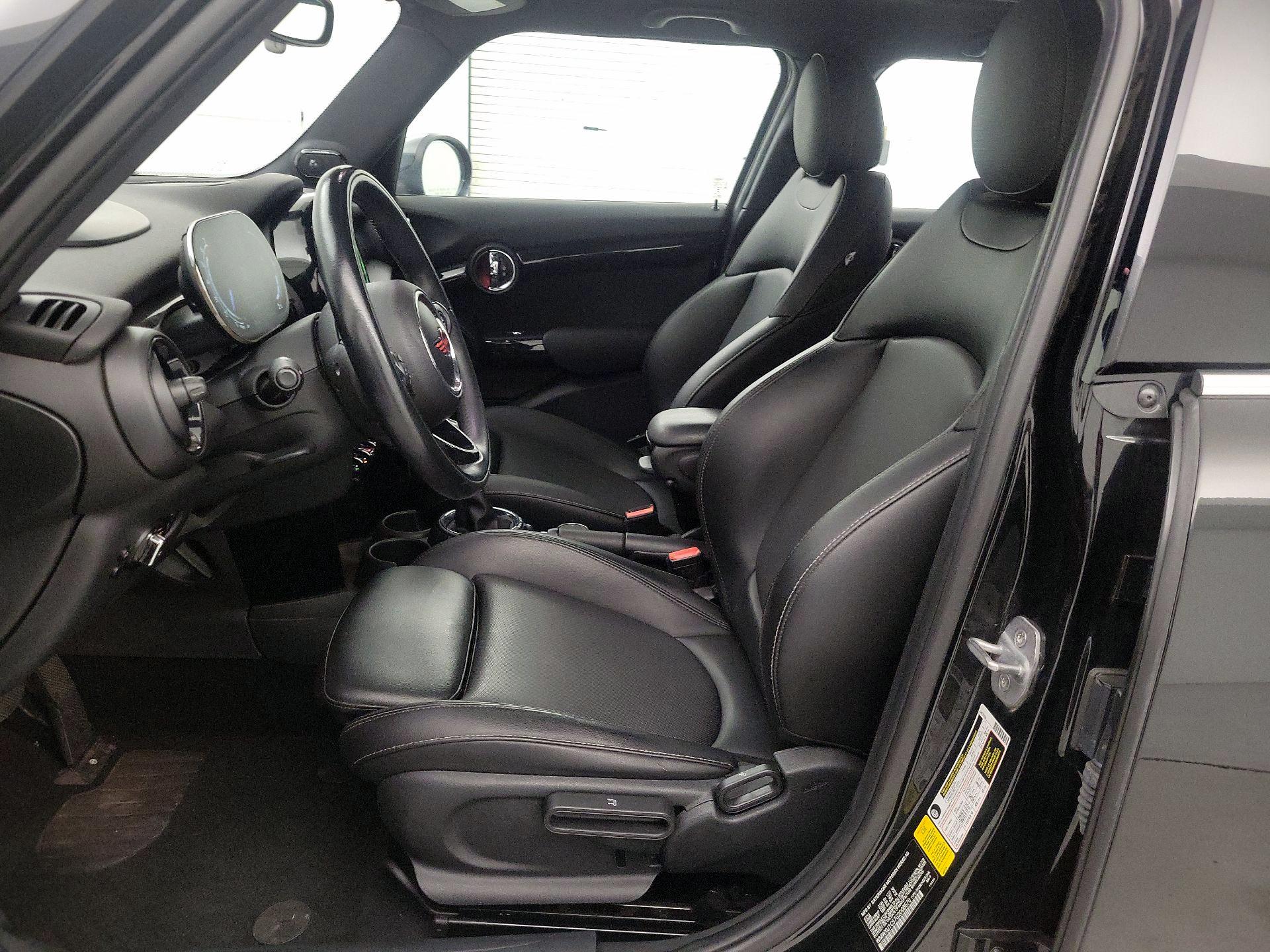 Thumbnail: 2016 MINI Cooper Hardtop - 11