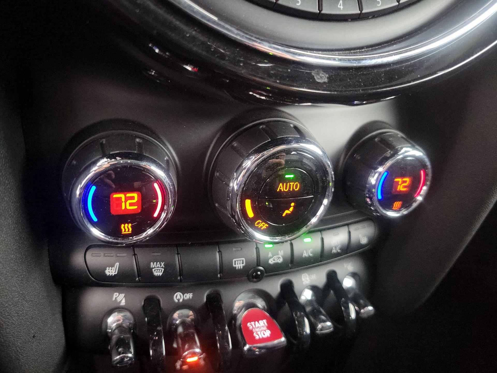 Thumbnail: 2016 MINI Cooper Hardtop - 15