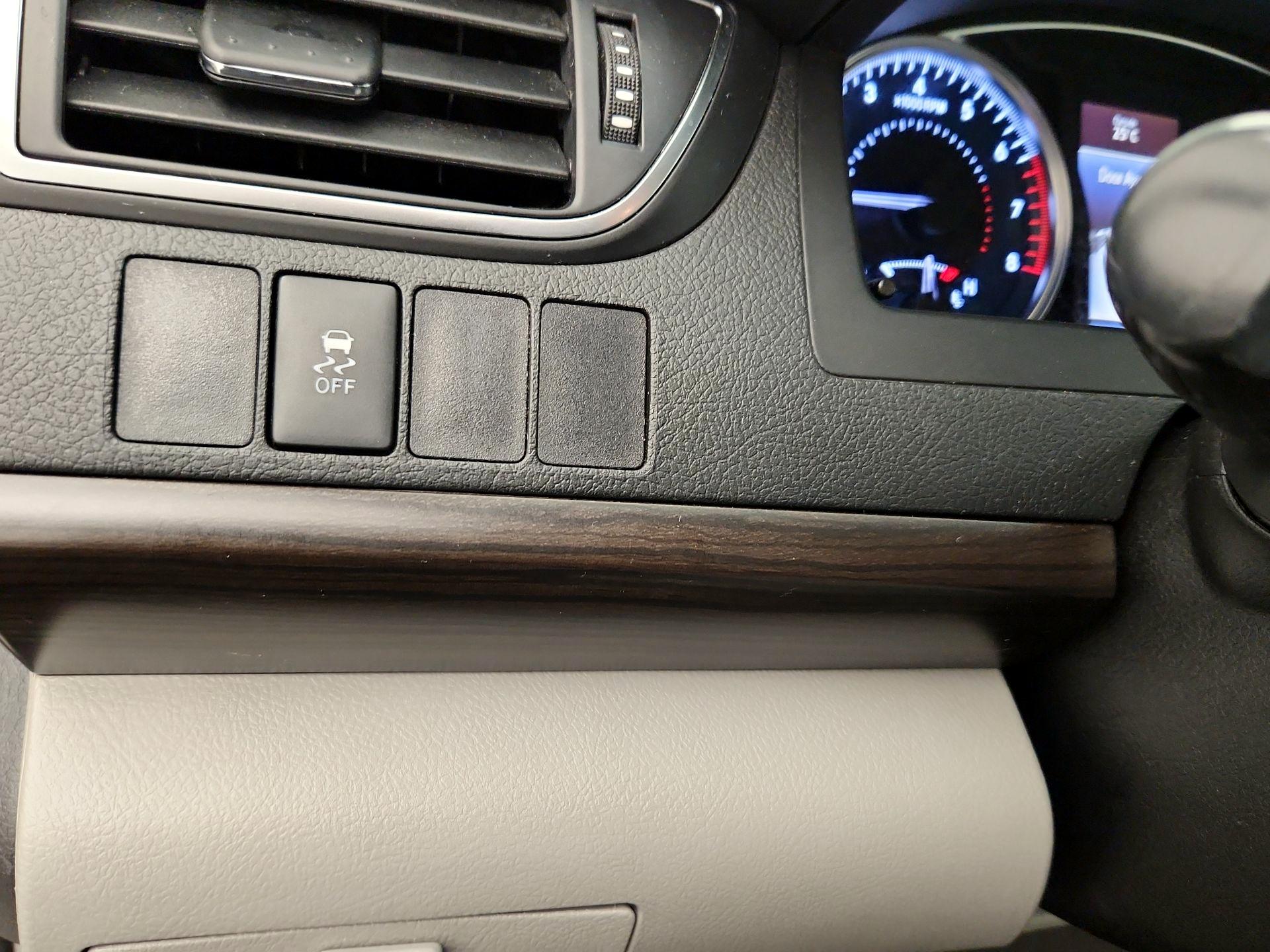 Thumbnail: 2015 Toyota Camry - 13