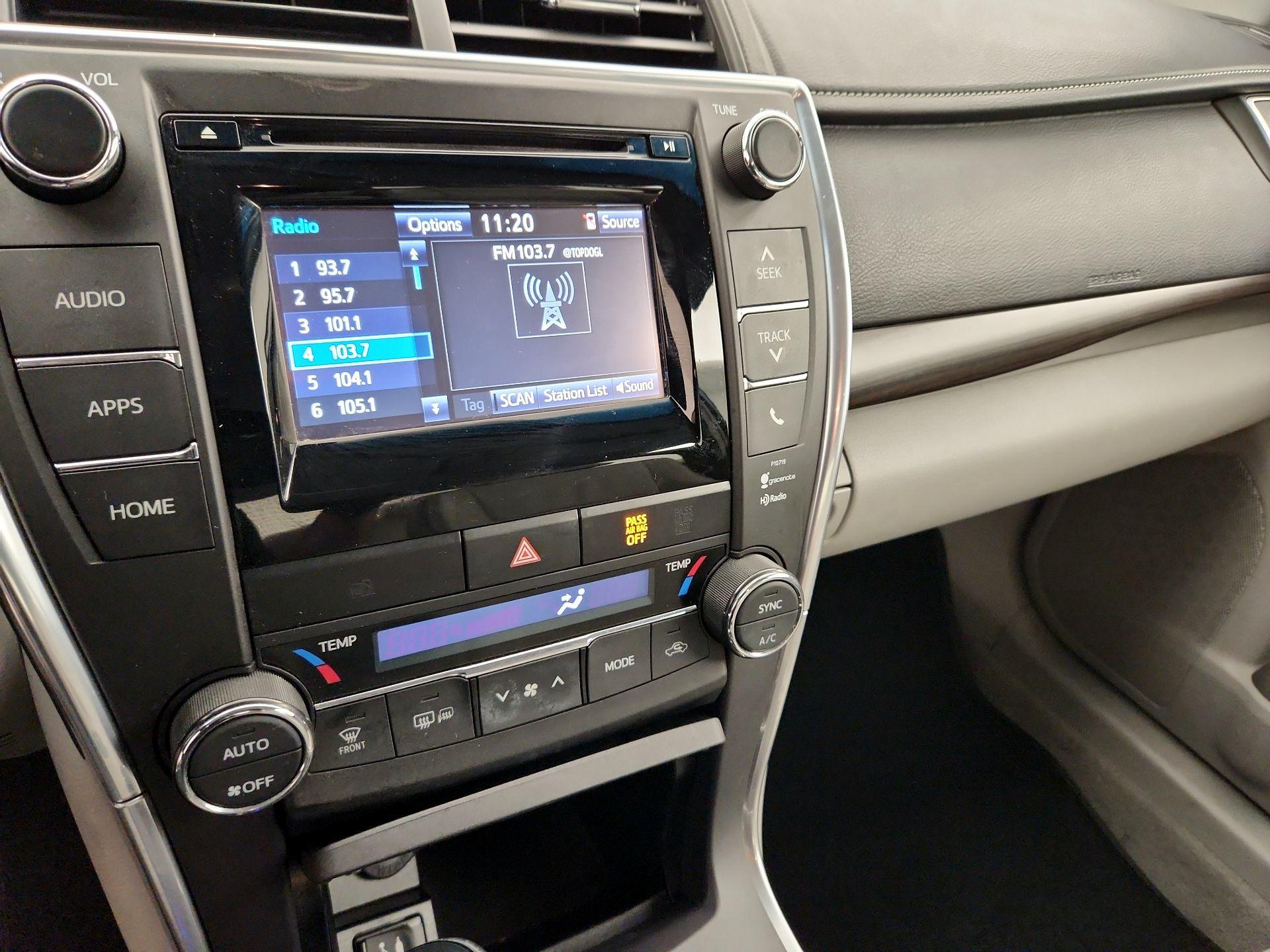 Thumbnail: 2015 Toyota Camry - 15