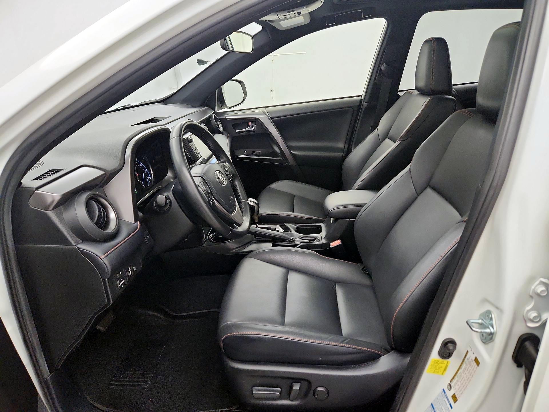 Thumbnail: 2017 Toyota RAV4 - 11
