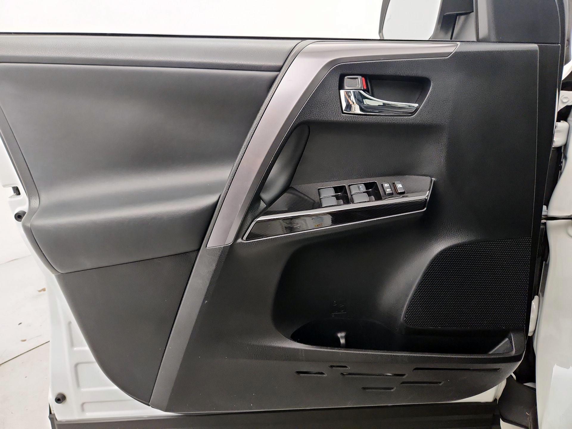 Thumbnail: 2017 Toyota RAV4 - 12