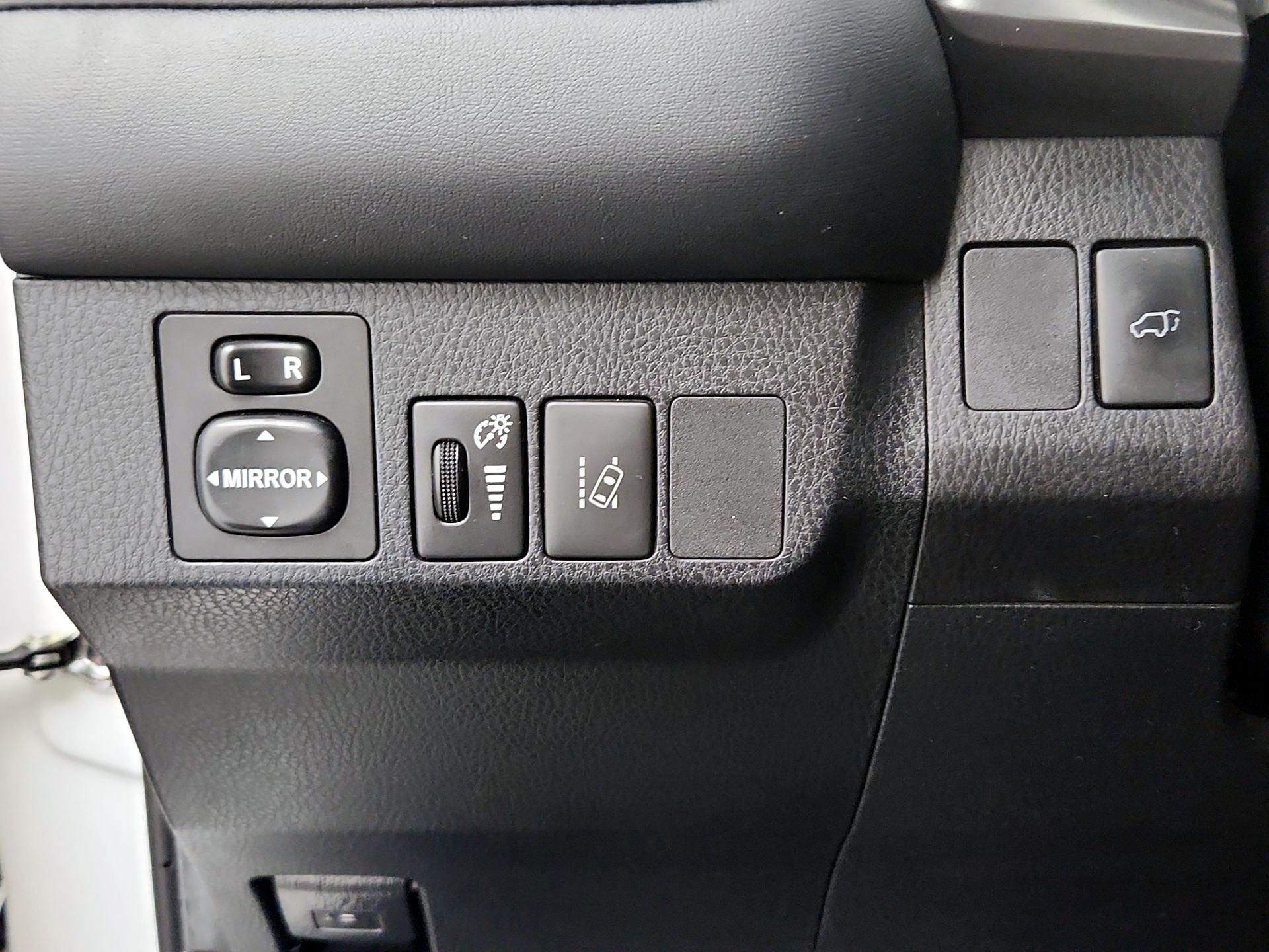 Thumbnail: 2017 Toyota RAV4 - 13