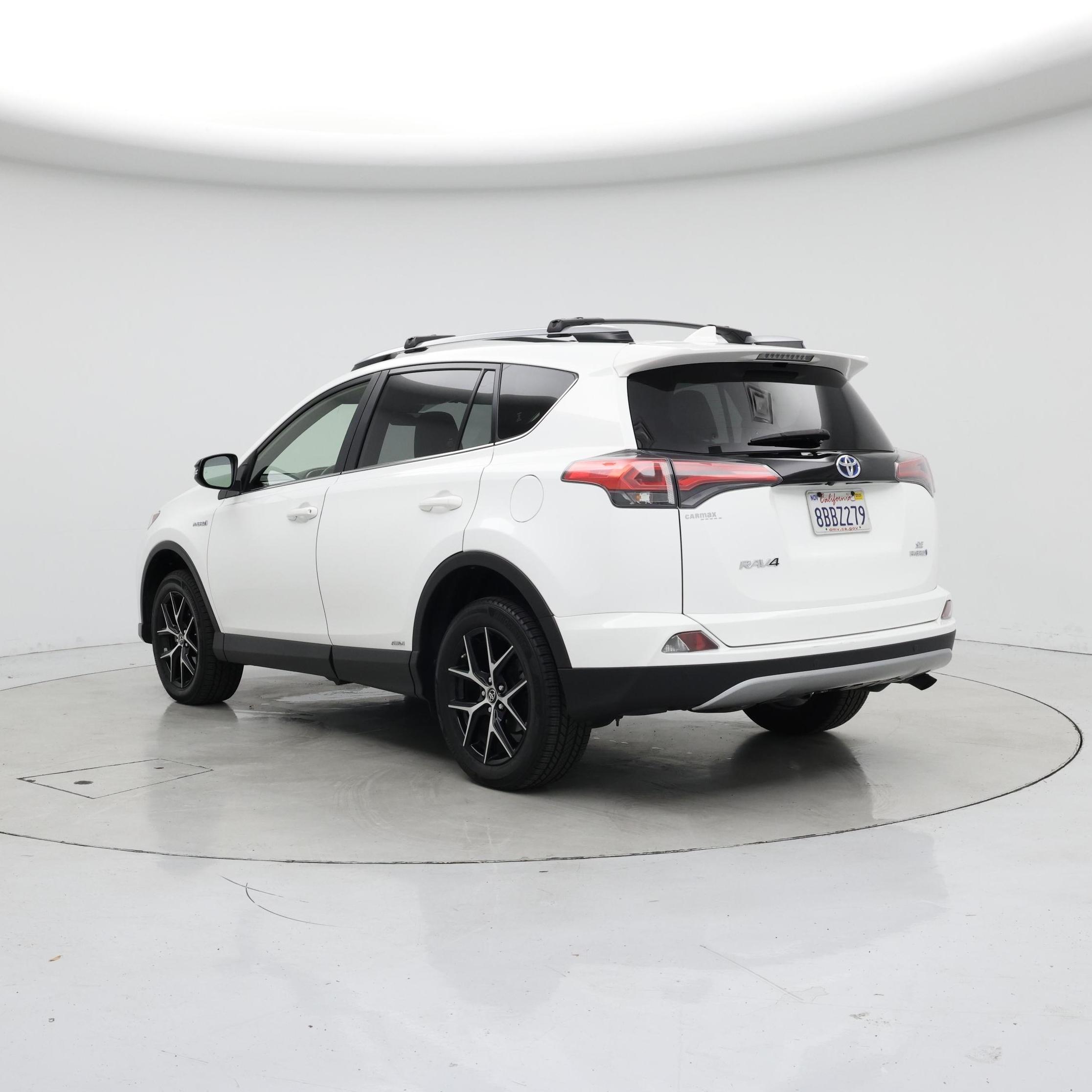 Thumbnail: 2017 Toyota RAV4 - 2