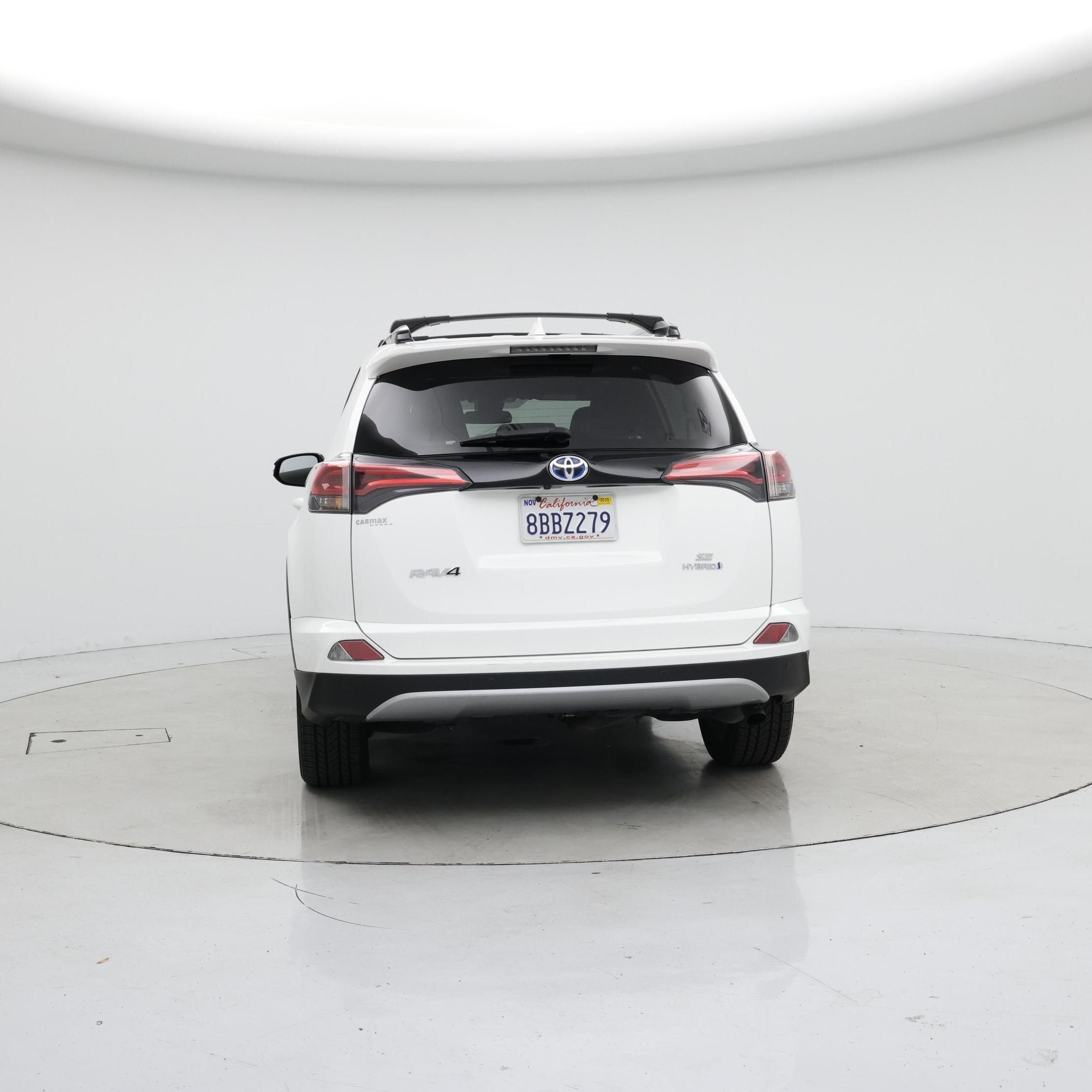 Thumbnail: 2017 Toyota RAV4 - 6