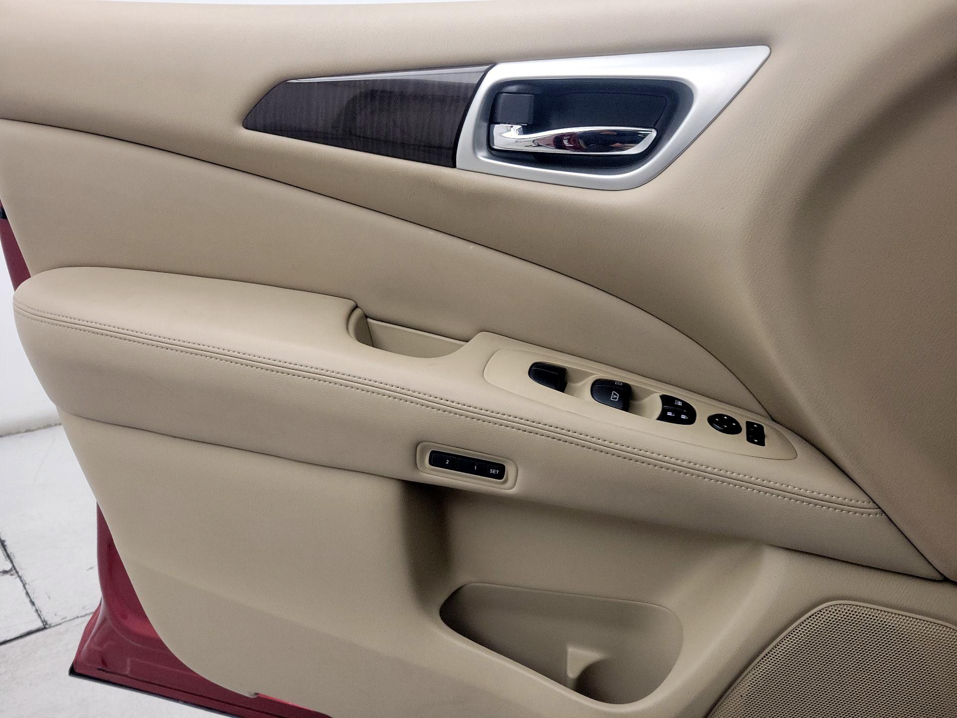 Thumbnail: 2015 Nissan Pathfinder - 12