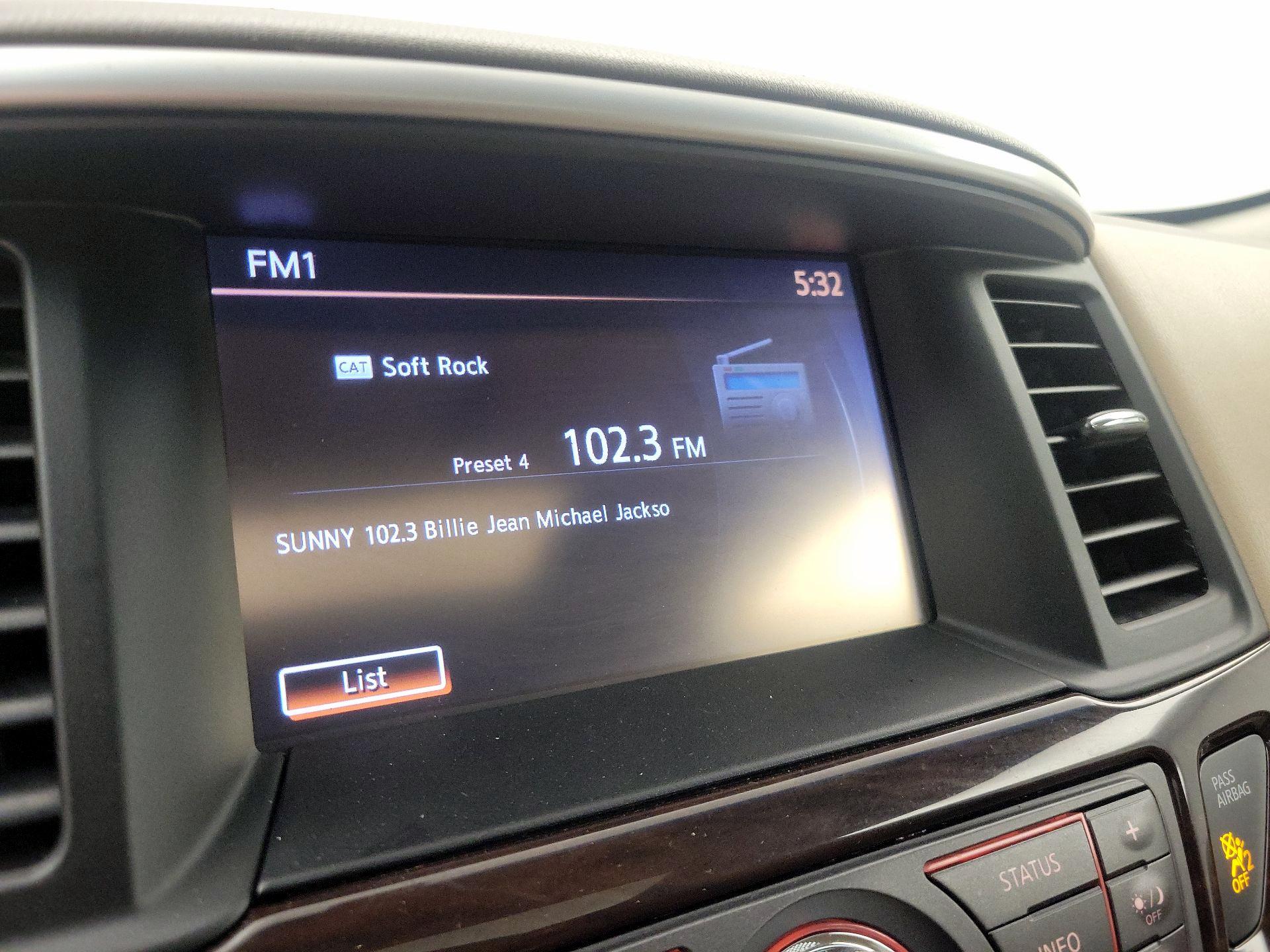 Thumbnail: 2015 Nissan Pathfinder - 16