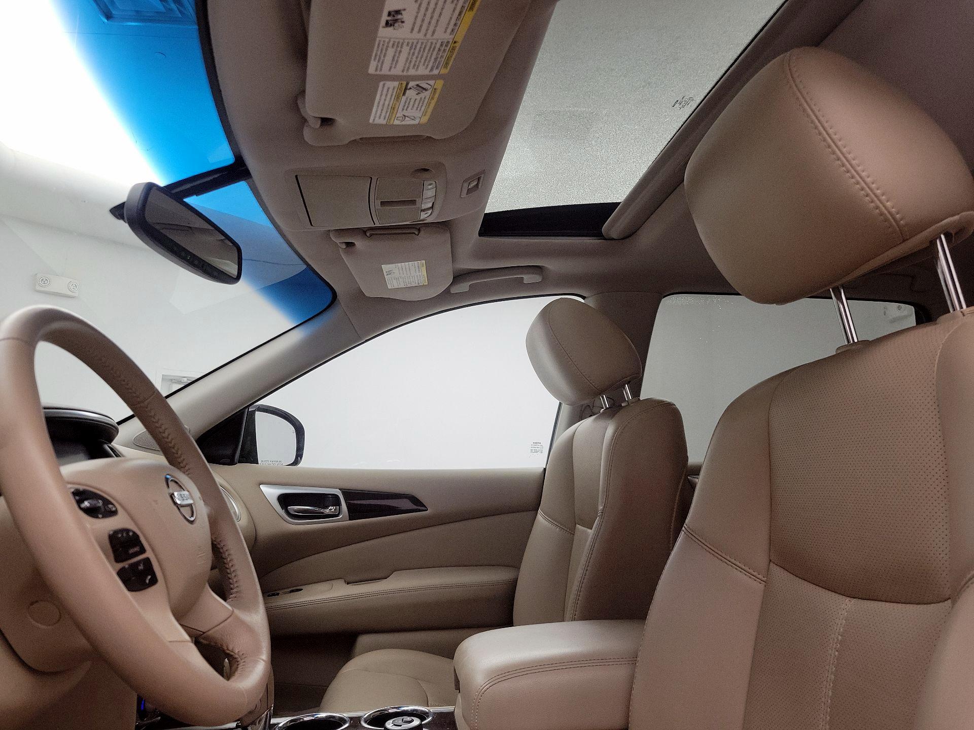 Thumbnail: 2015 Nissan Pathfinder - 19