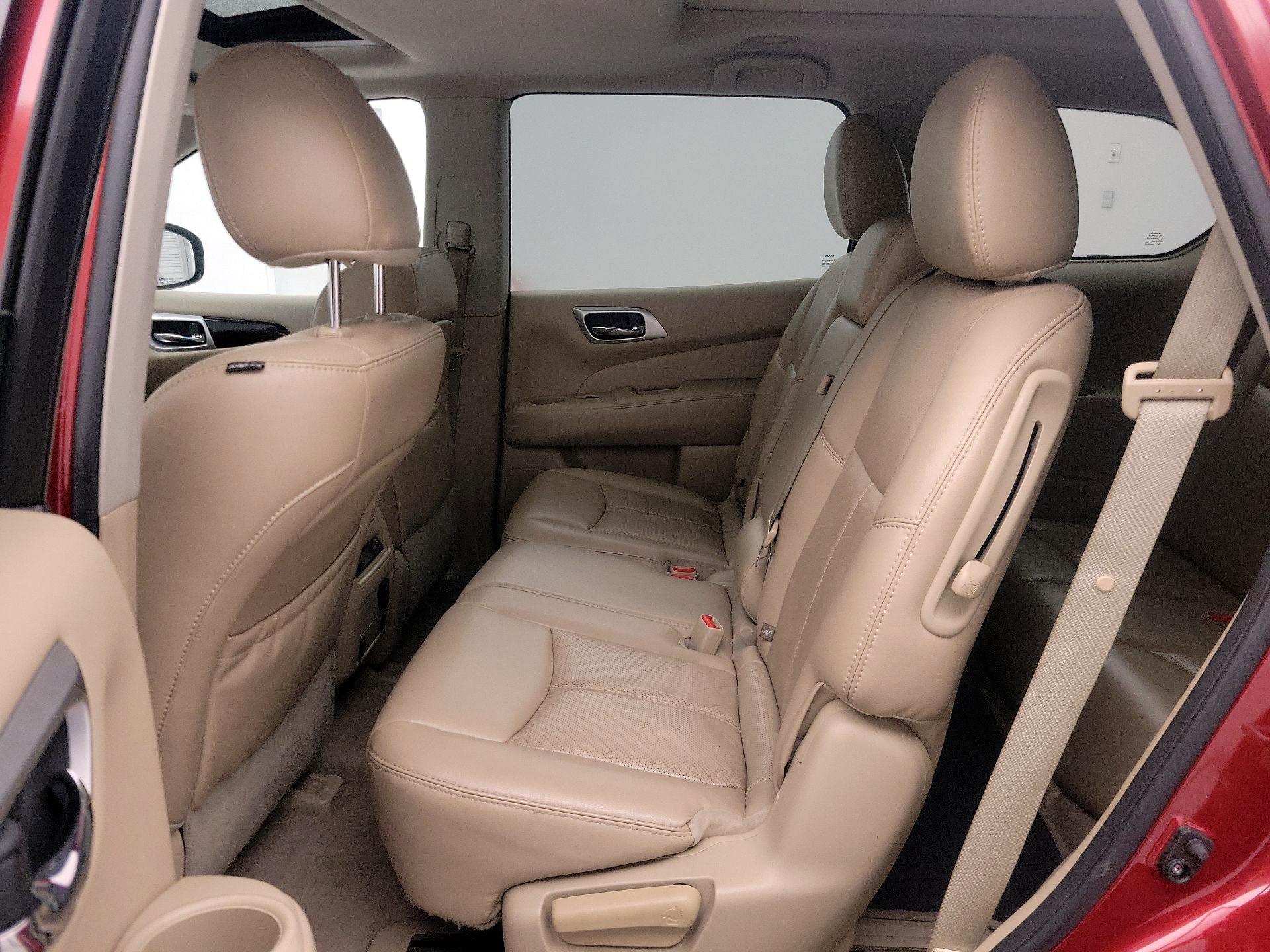 Thumbnail: 2015 Nissan Pathfinder - 20