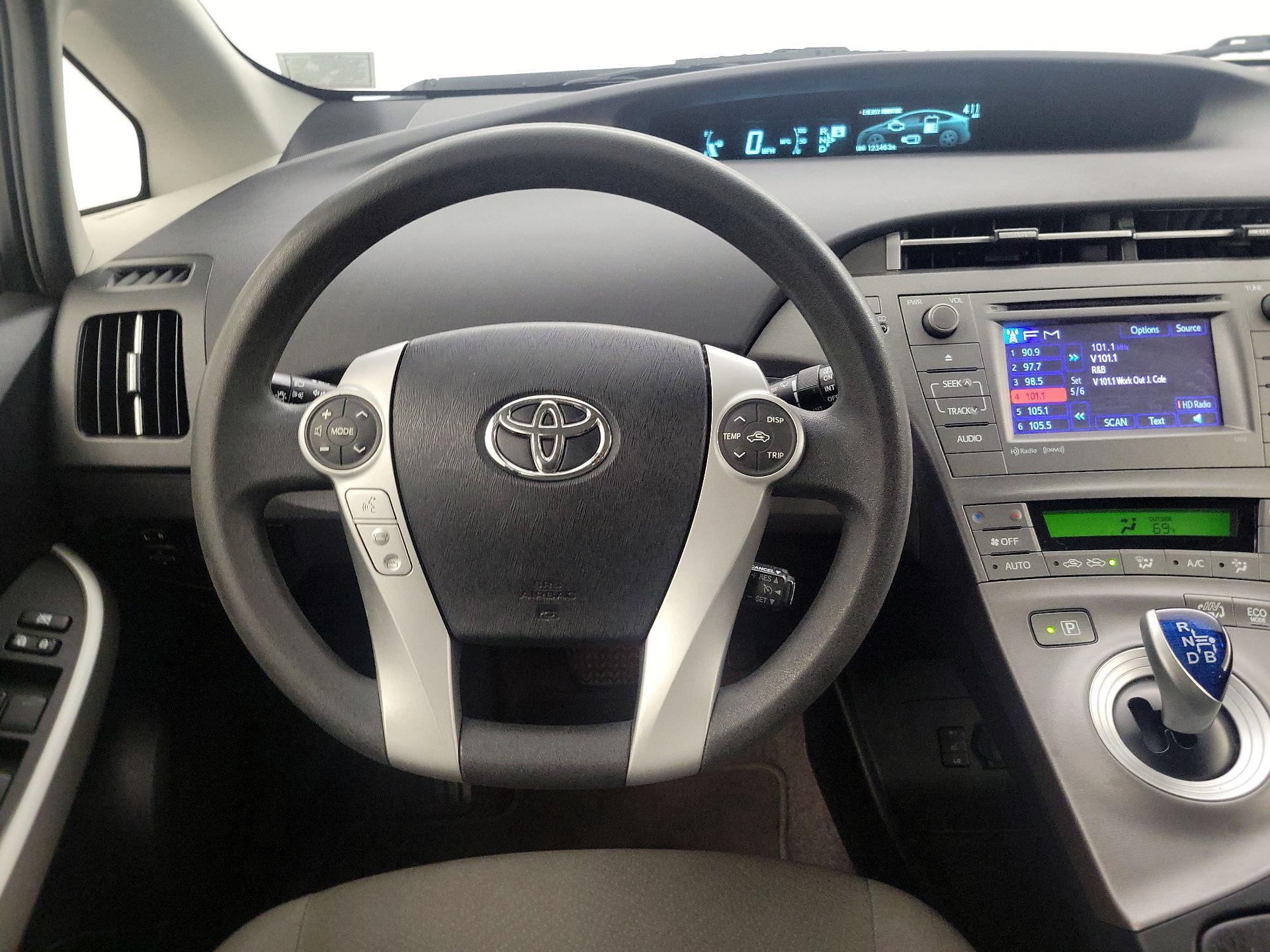 Thumbnail: 2015 Toyota Prius - 10