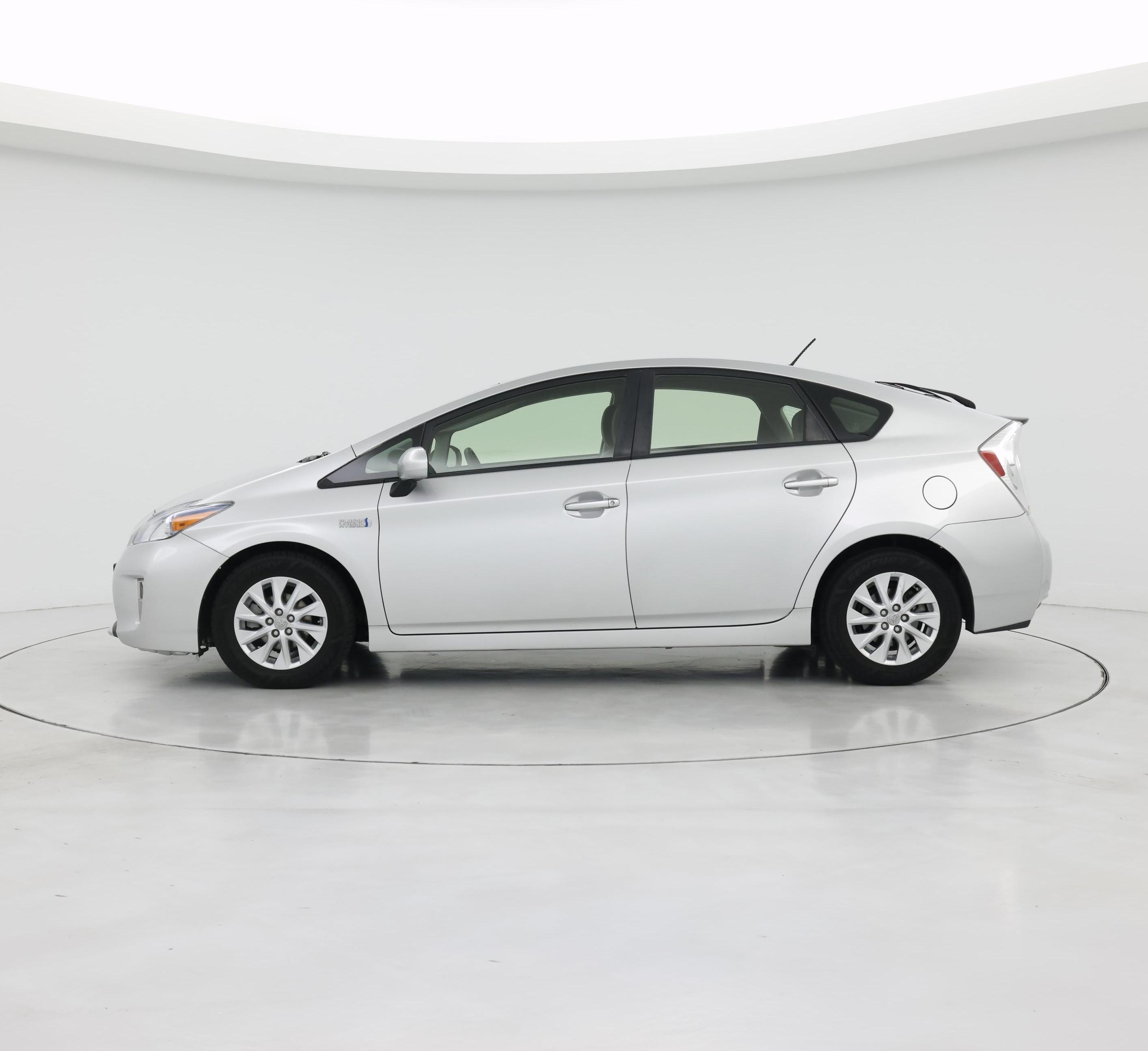 Thumbnail: 2015 Toyota Prius - 3
