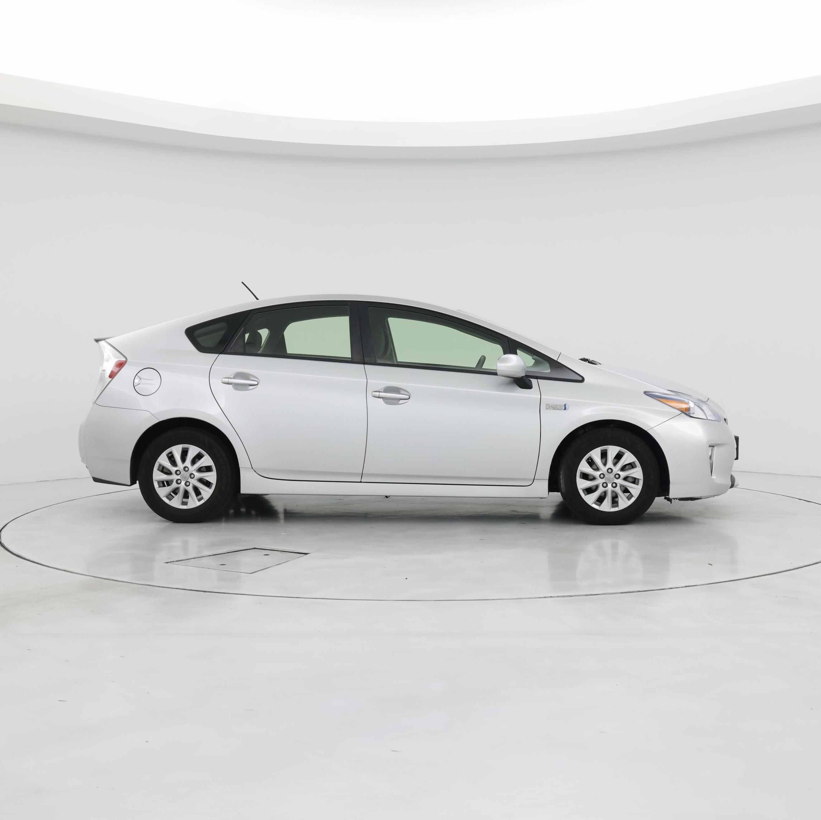Thumbnail: 2015 Toyota Prius - 7