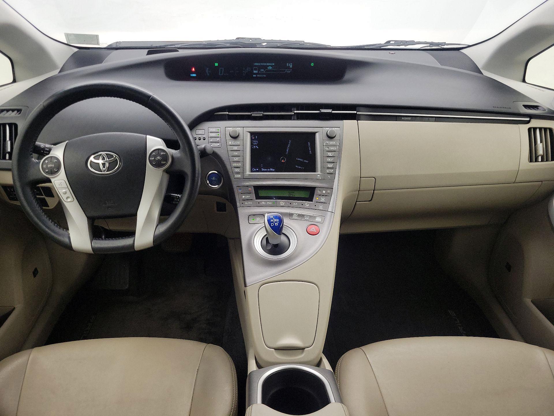 Thumbnail: 2015 Toyota Prius - 9