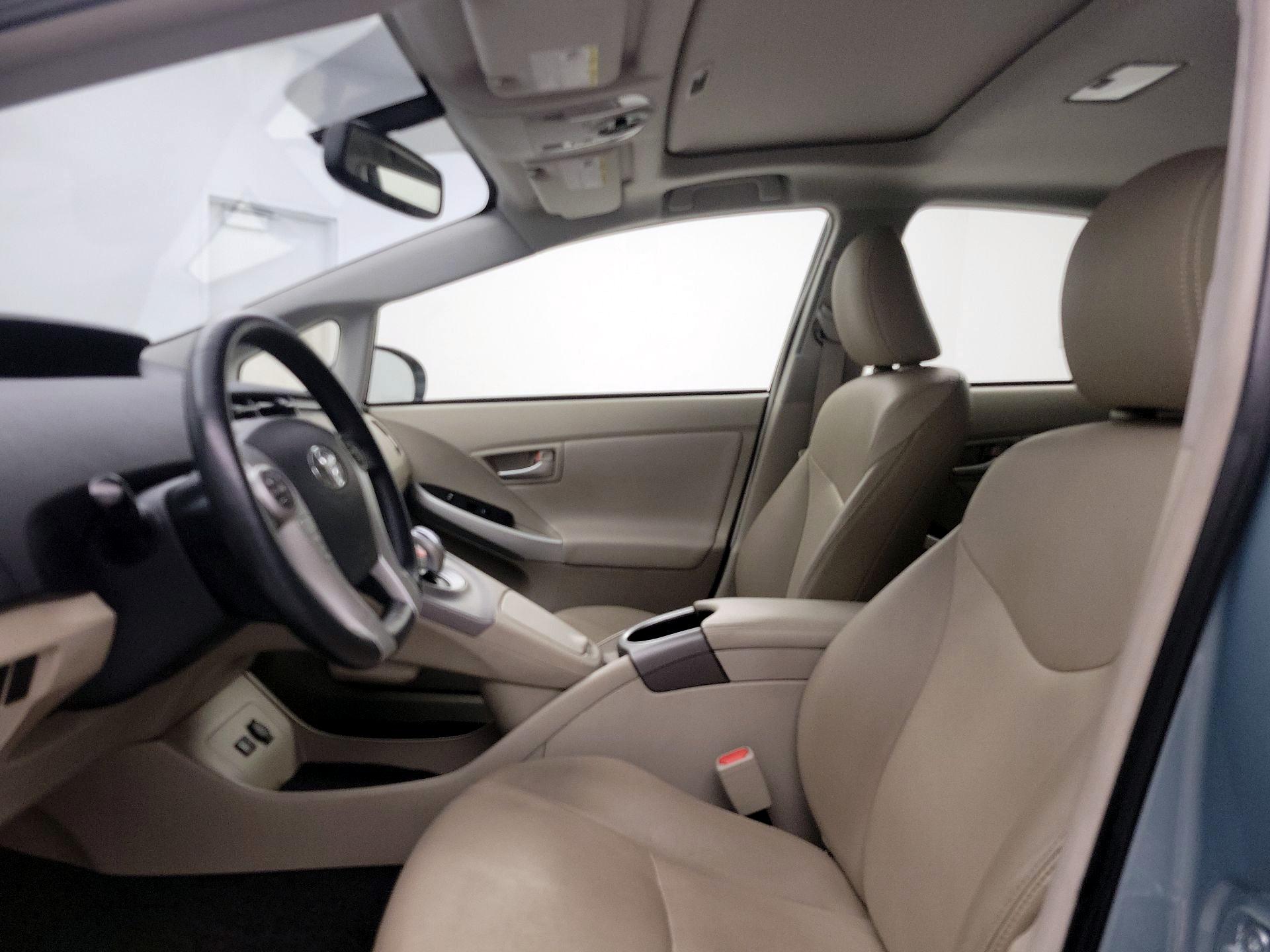 Thumbnail: 2015 Toyota Prius - 11