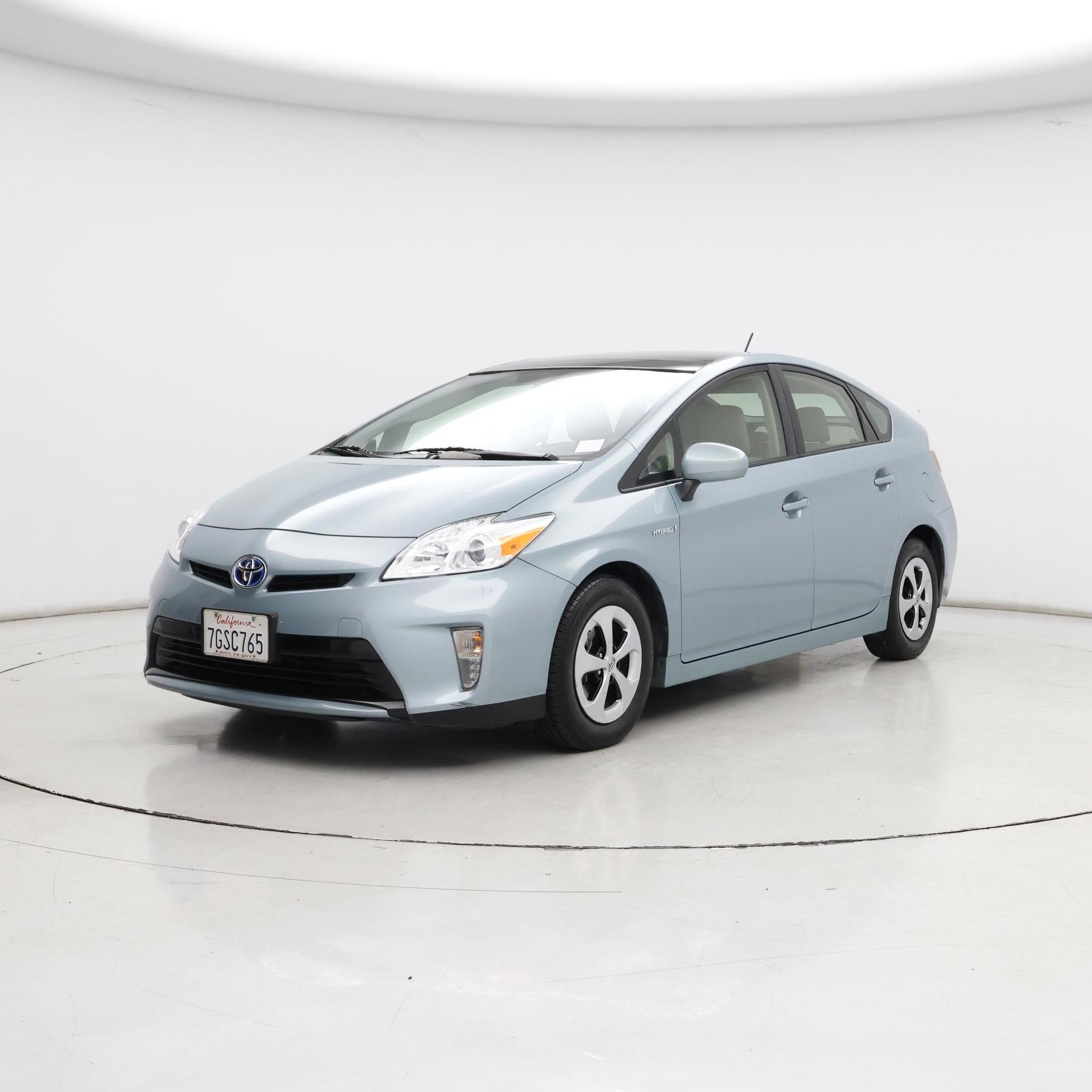 Thumbnail: 2015 Toyota Prius - 4