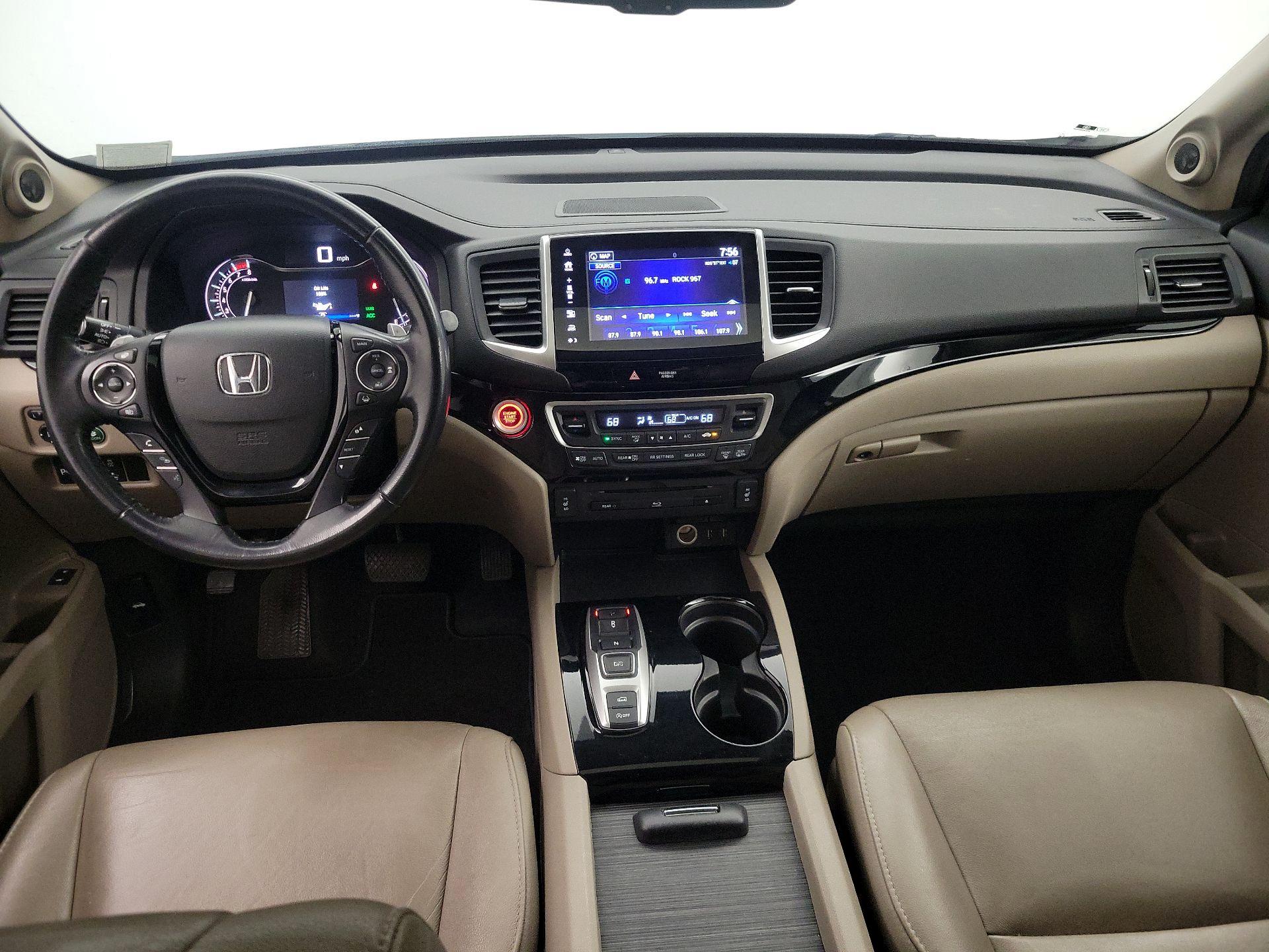 Thumbnail: 2017 Honda Pilot - 9