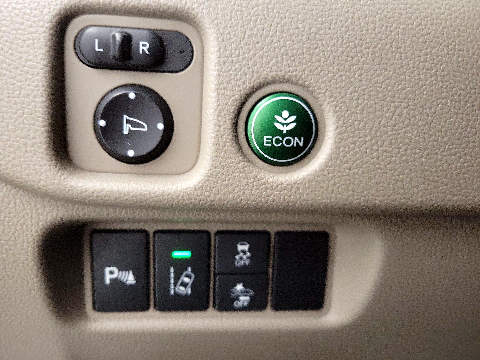 Thumbnail: 2017 Honda Pilot - 13