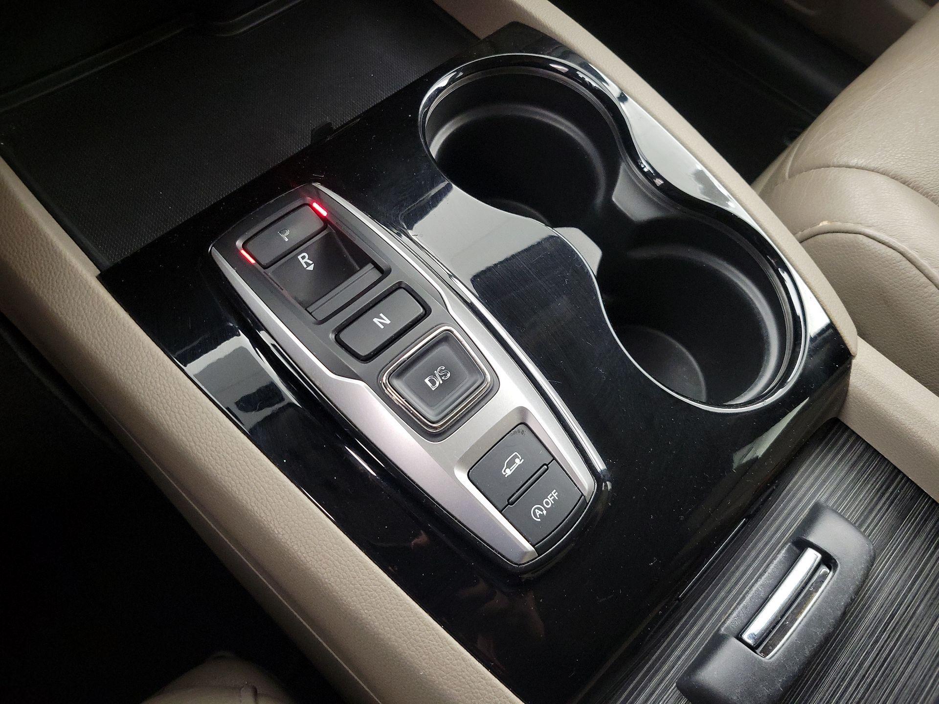 Thumbnail: 2017 Honda Pilot - 17