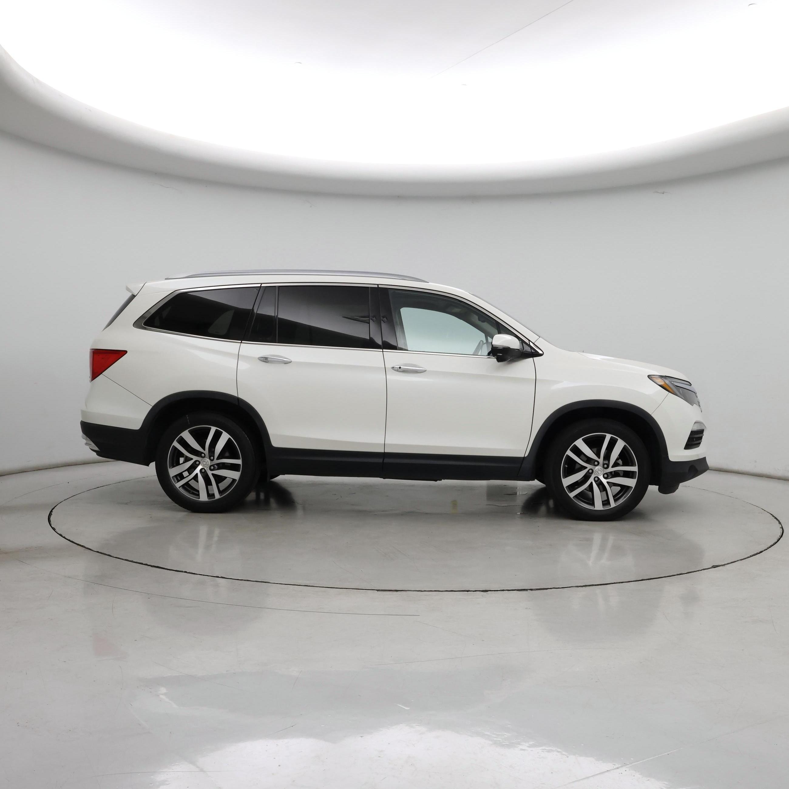 Thumbnail: 2017 Honda Pilot - 7