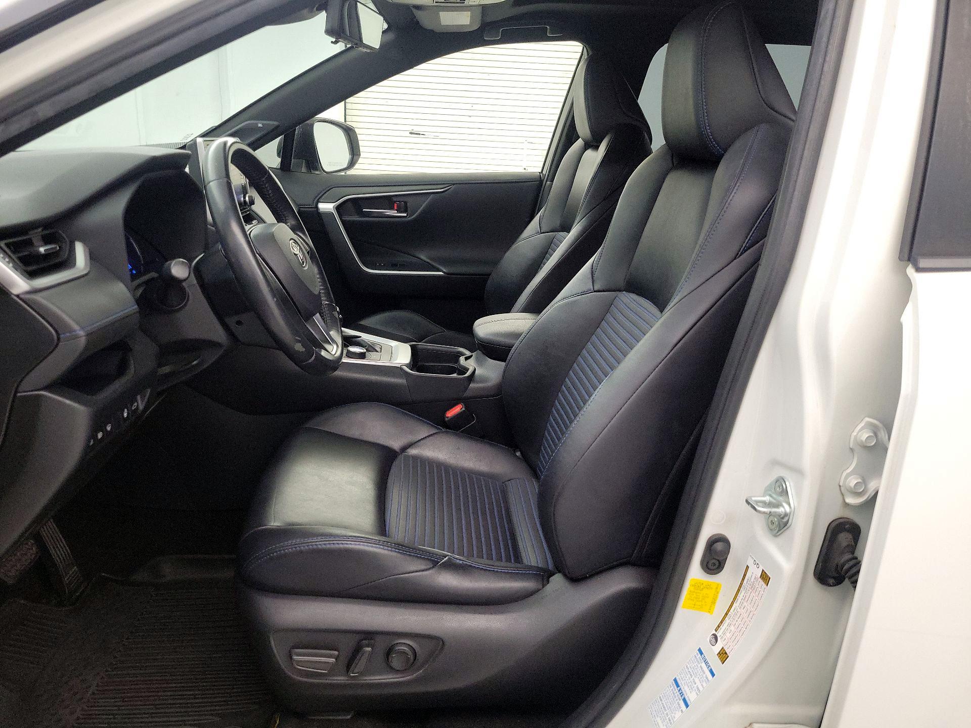 Thumbnail: 2019 Toyota RAV4 - 11