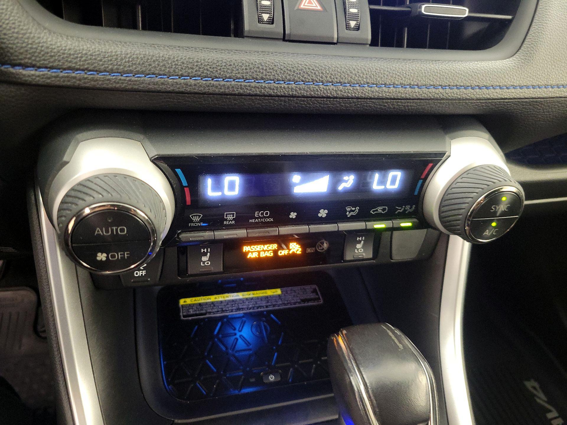 Thumbnail: 2019 Toyota RAV4 - 16