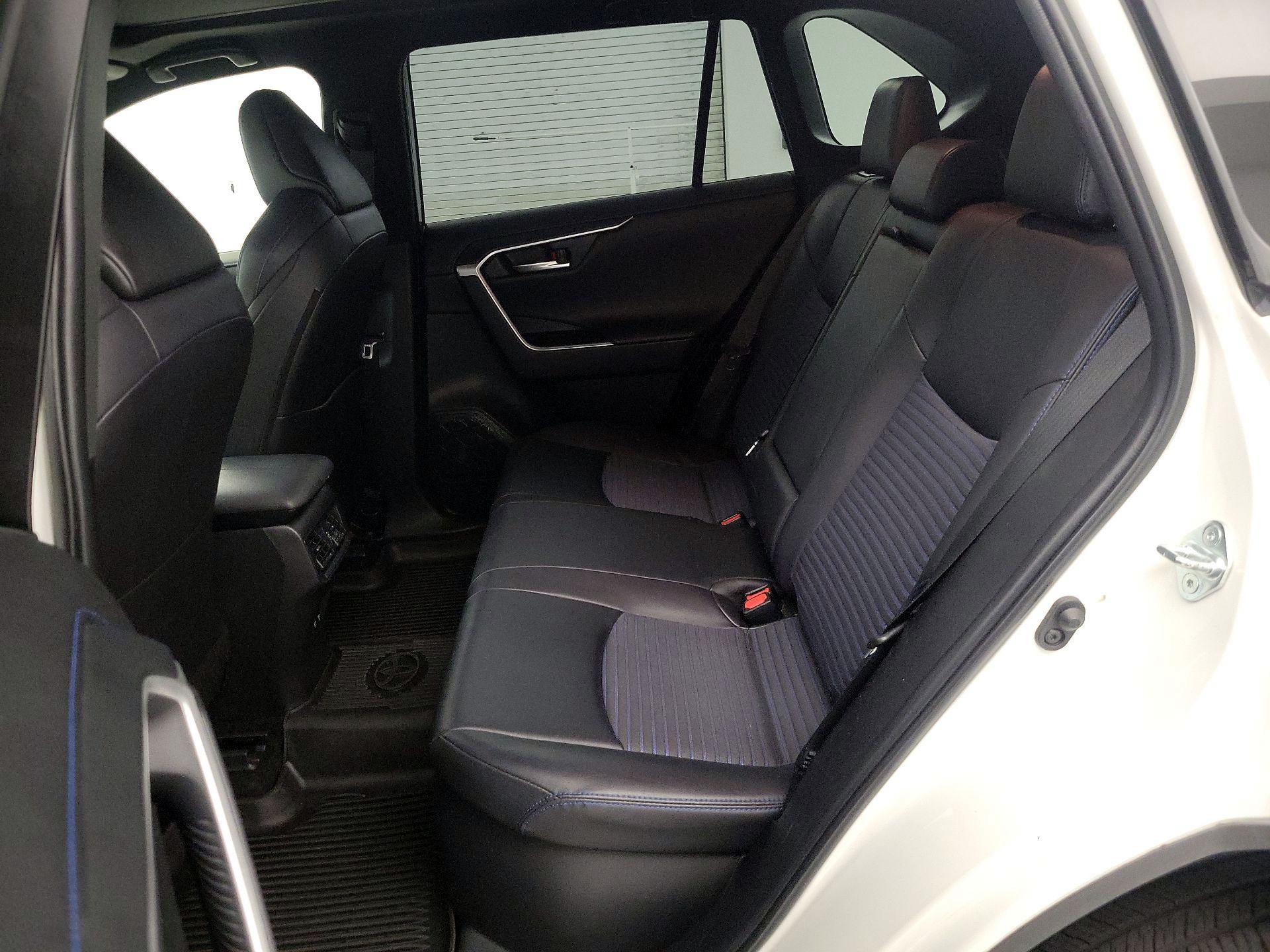 Thumbnail: 2019 Toyota RAV4 - 19