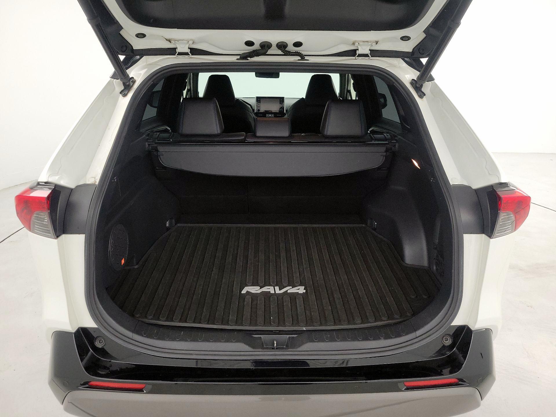 Thumbnail: 2019 Toyota RAV4 - 20