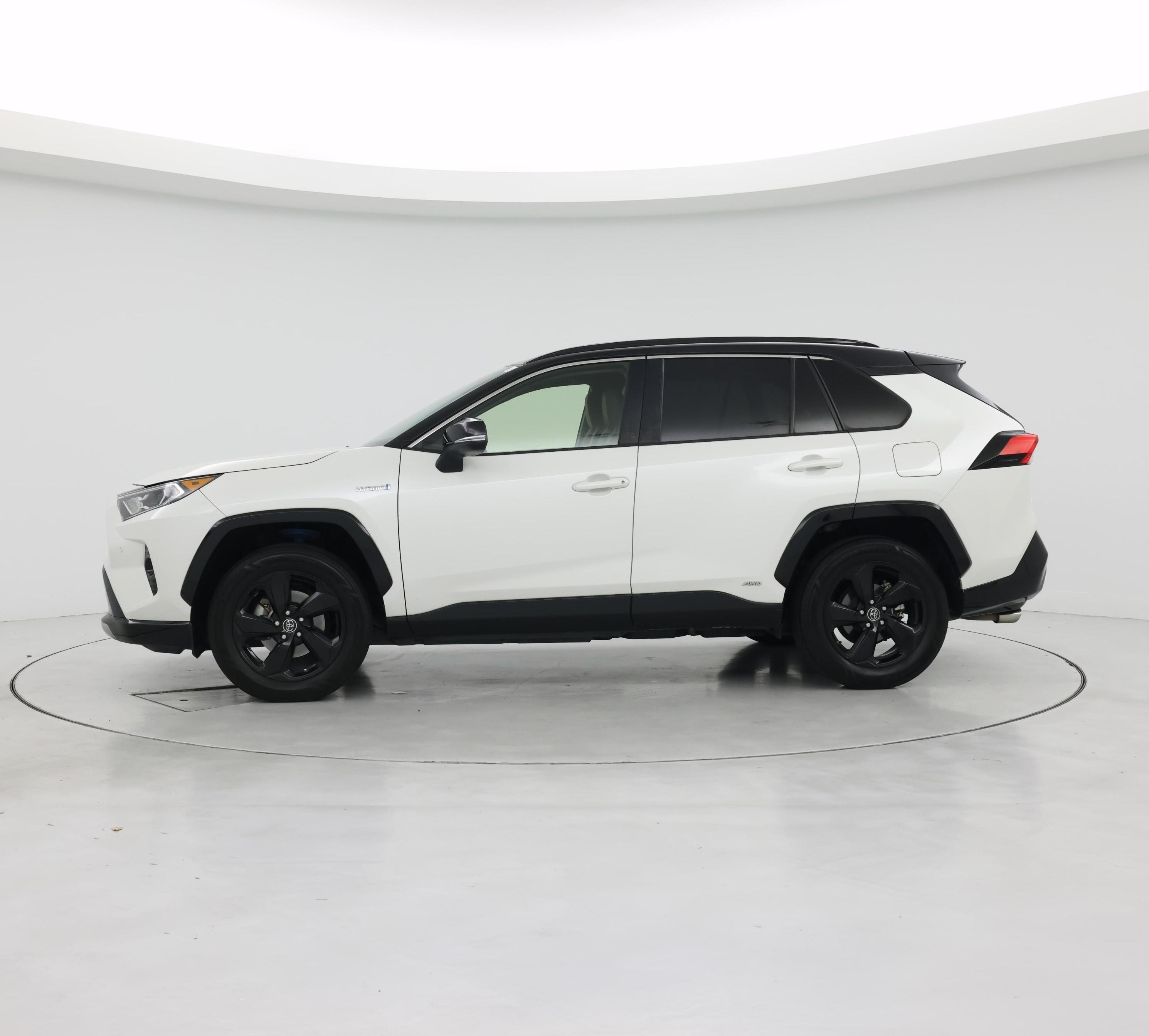 Thumbnail: 2019 Toyota RAV4 - 3