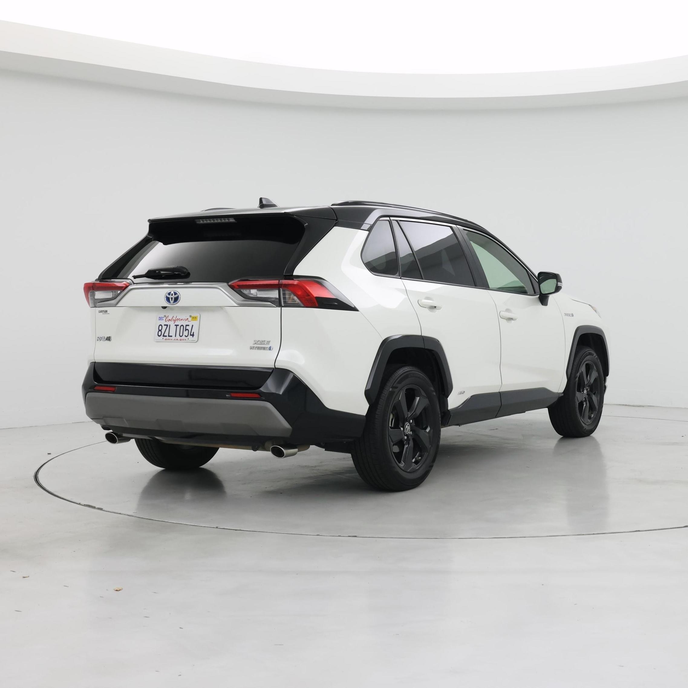 Thumbnail: 2019 Toyota RAV4 - 8