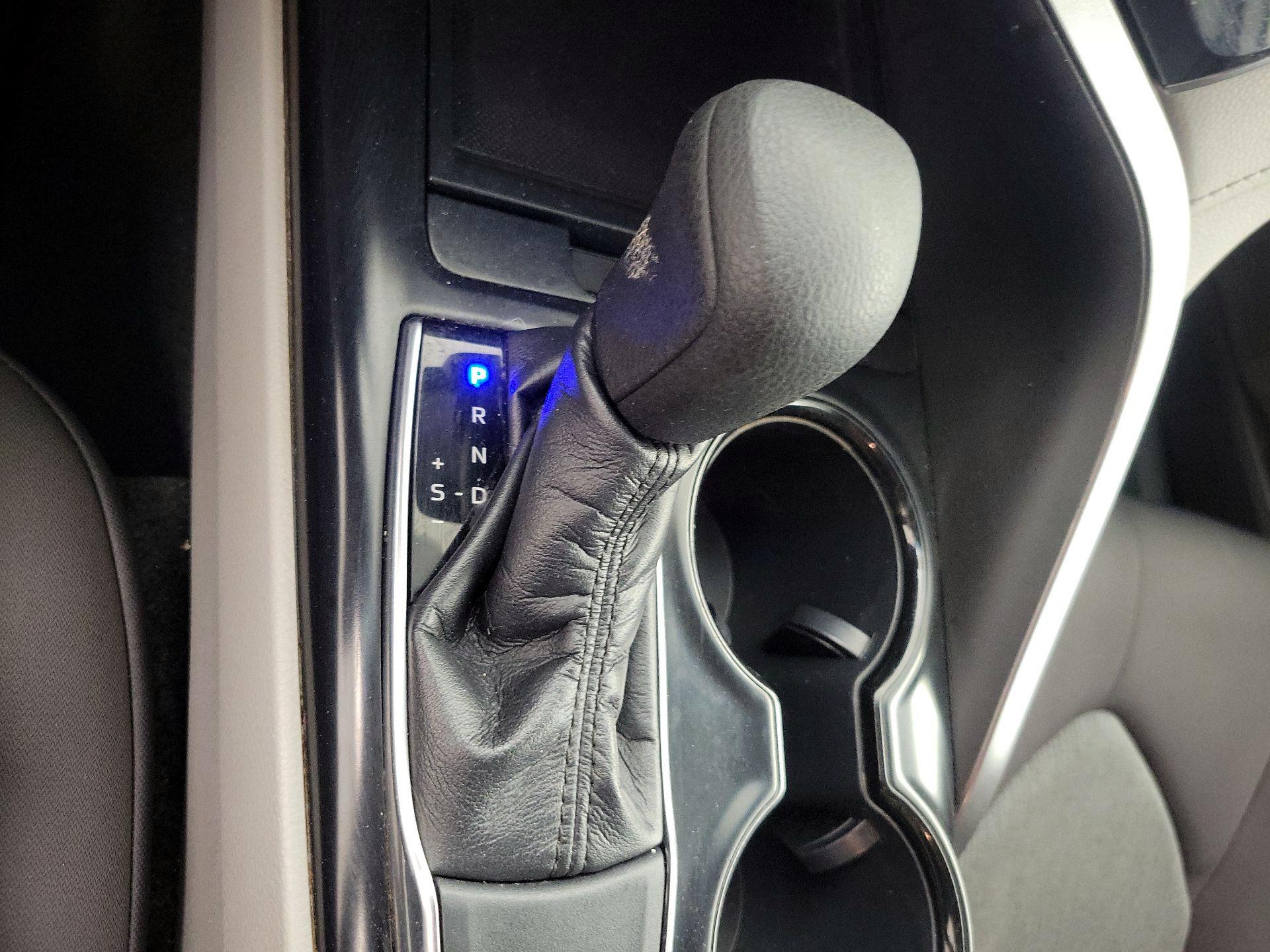 Thumbnail: 2019 Toyota Camry - 17