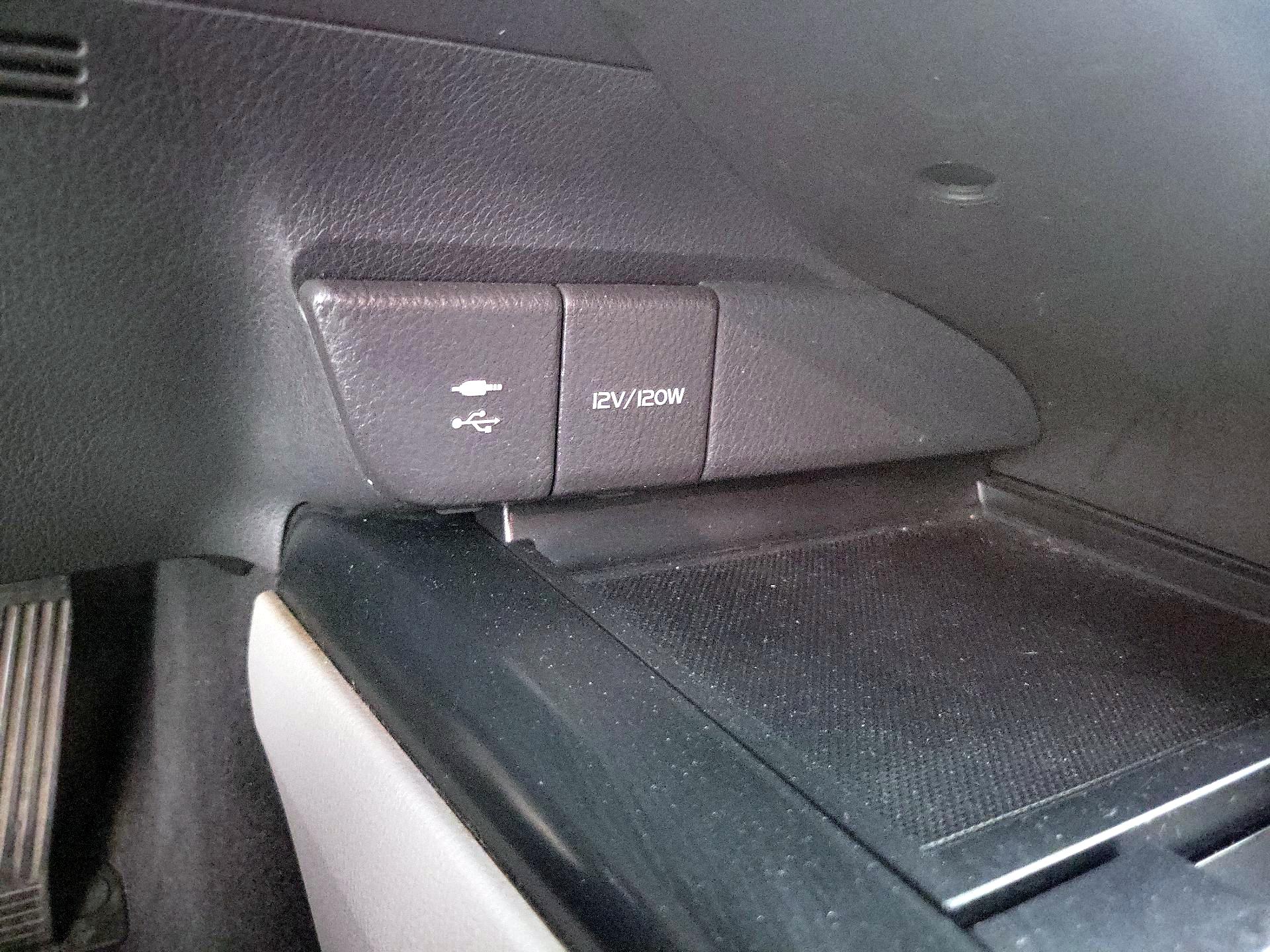 Thumbnail: 2019 Toyota Camry - 18