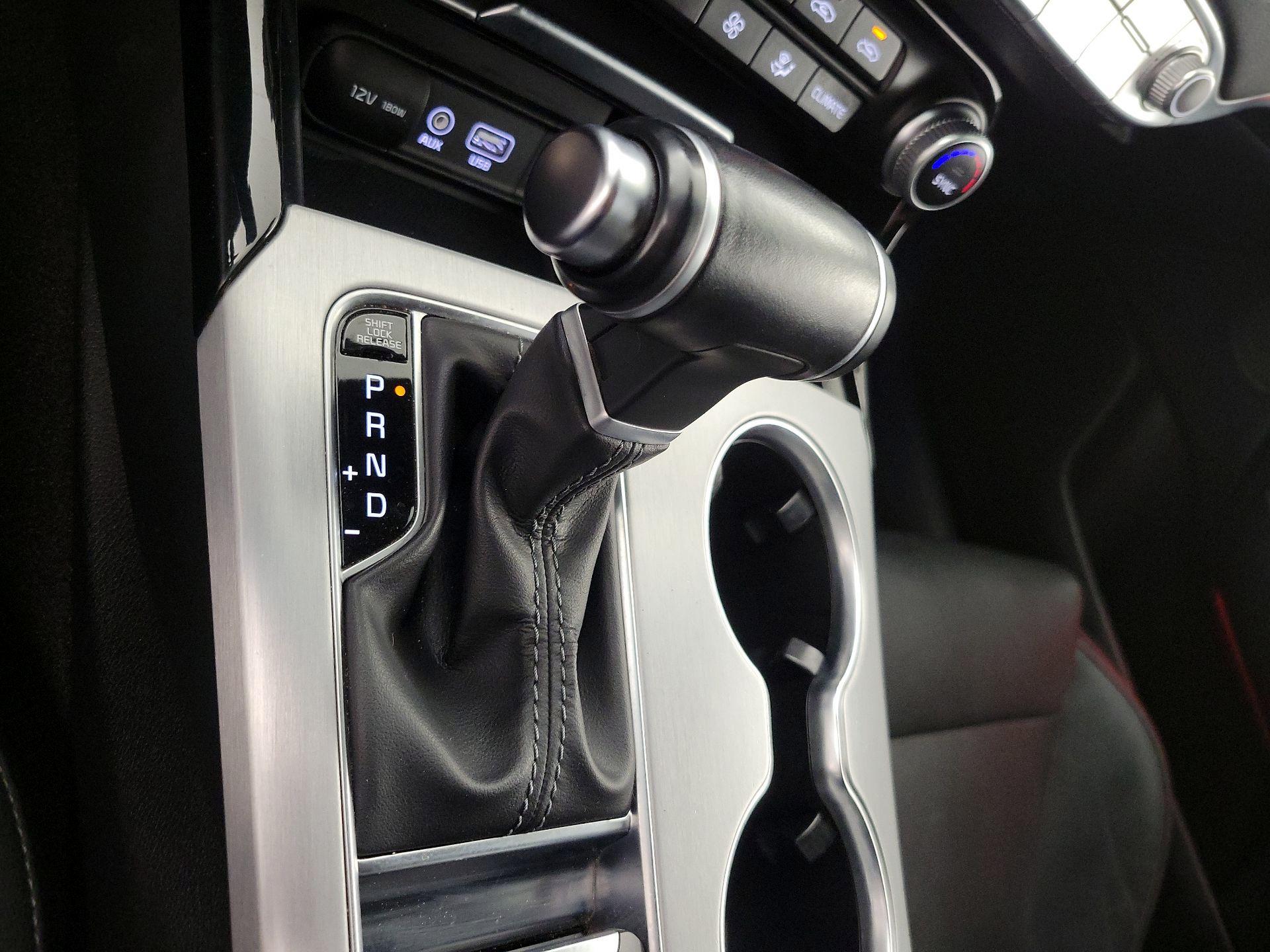 Thumbnail: 2019 Kia Stinger - 17