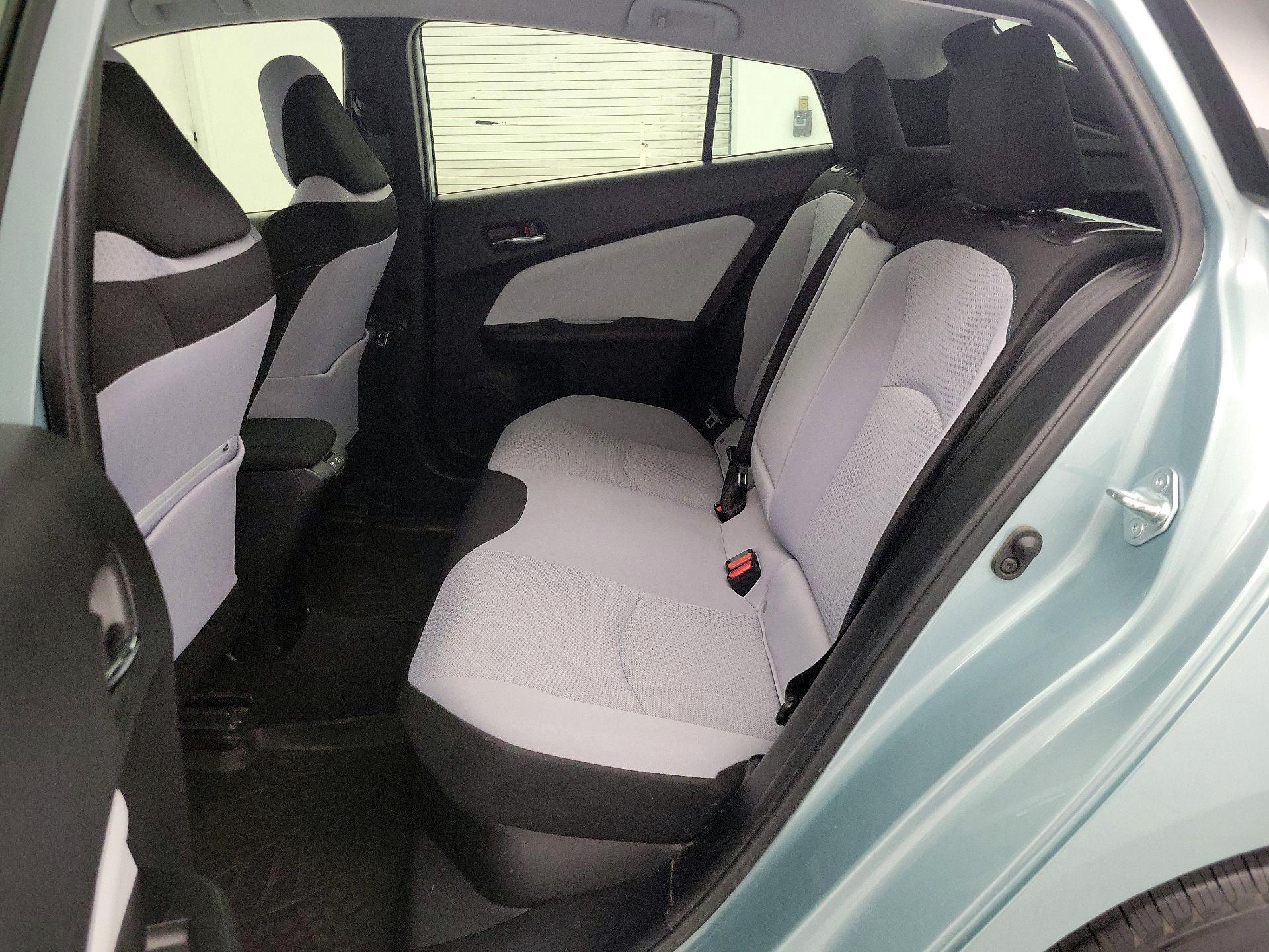 Thumbnail: 2019 Toyota Prius - 18