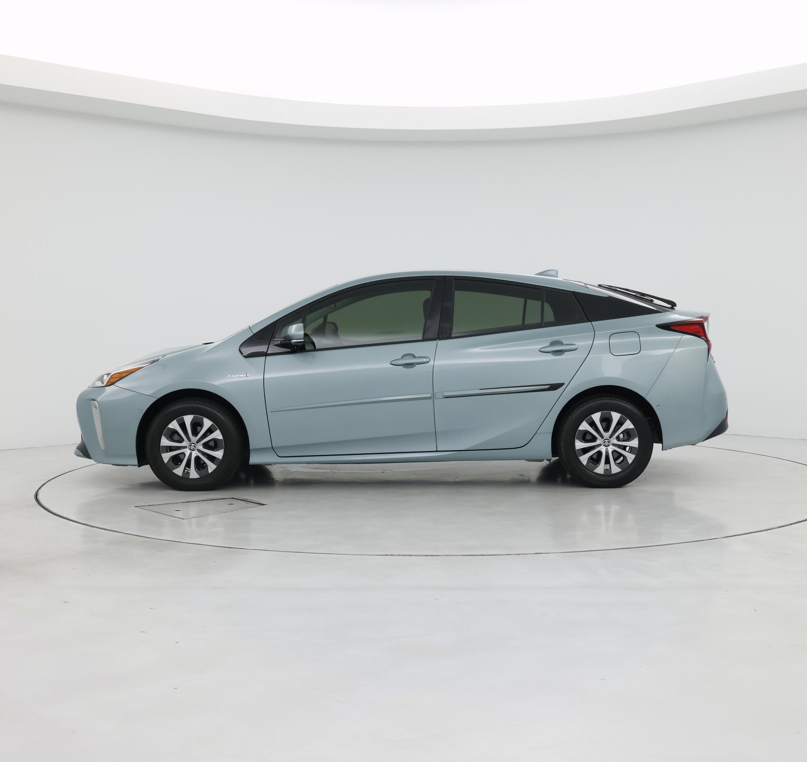 Thumbnail: 2019 Toyota Prius - 3