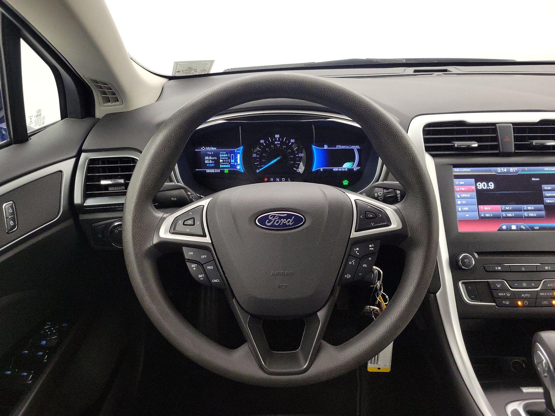 Thumbnail: 2016 Ford Fusion - 10