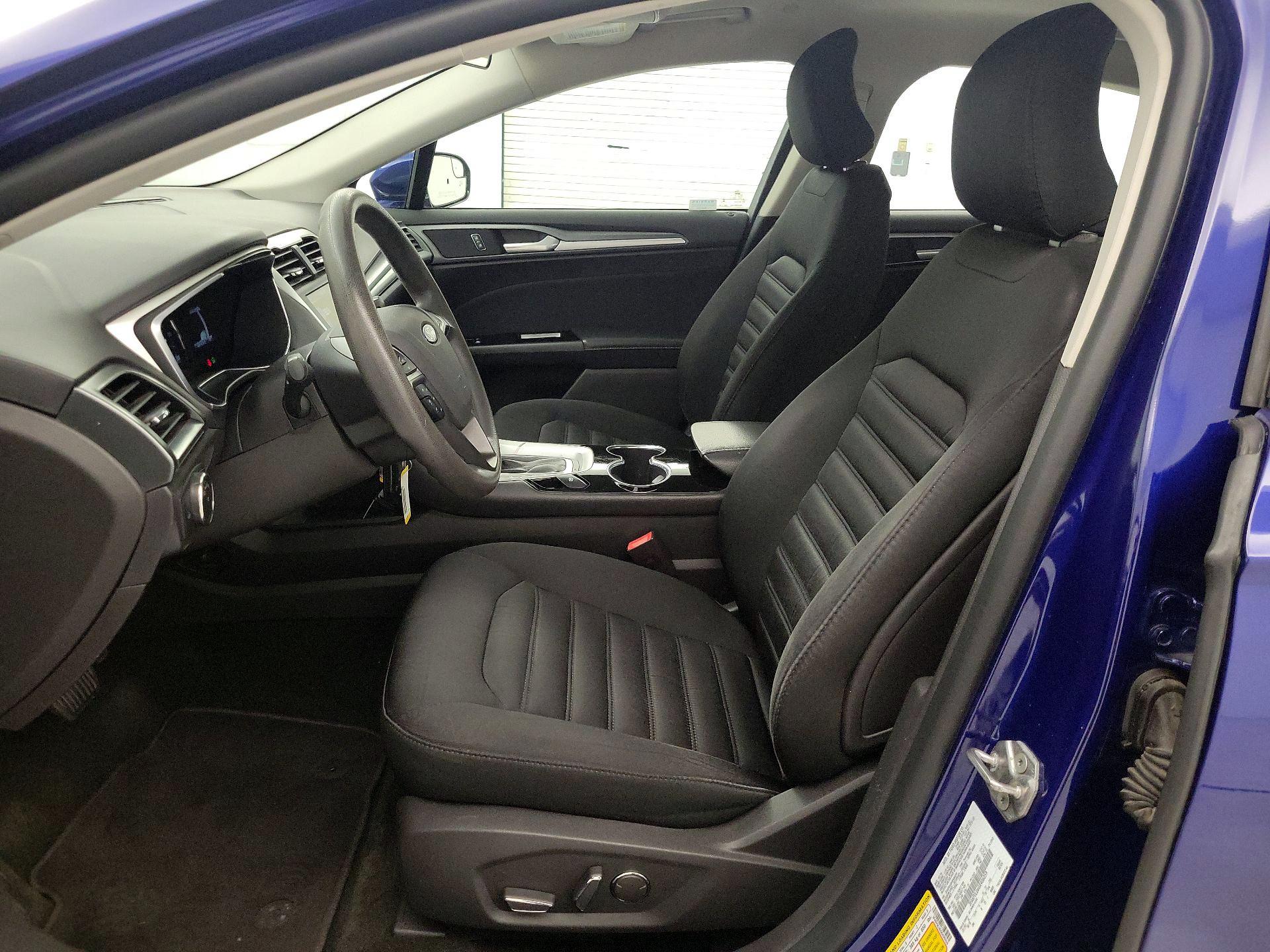Thumbnail: 2016 Ford Fusion - 11