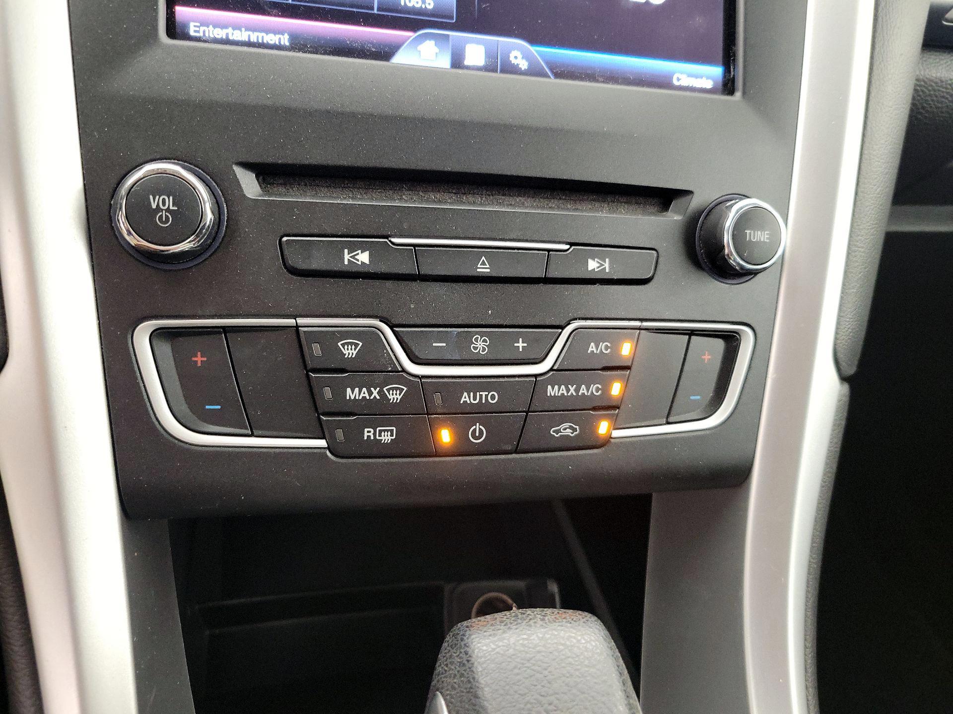 Thumbnail: 2016 Ford Fusion - 15