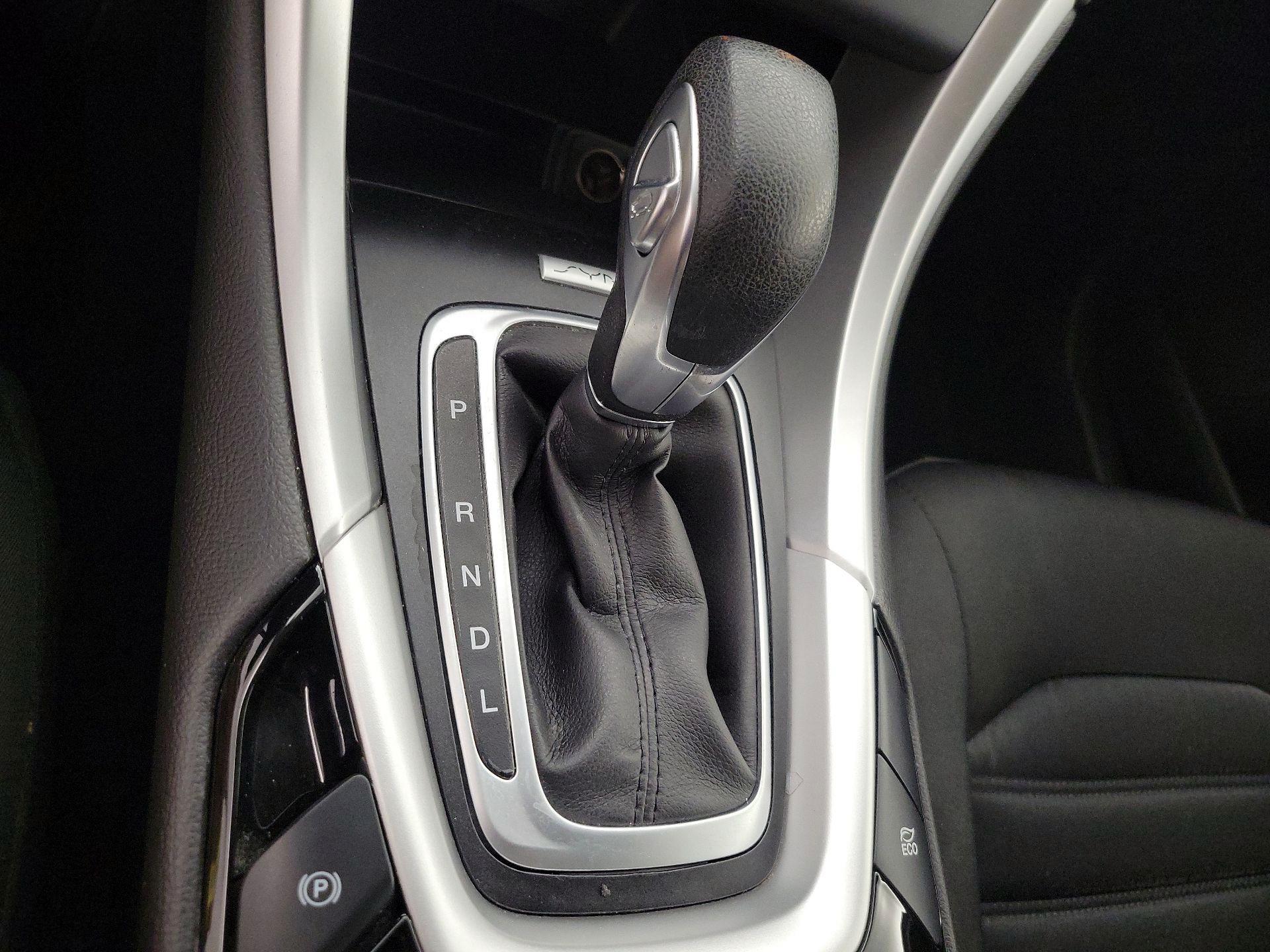 Thumbnail: 2016 Ford Fusion - 16