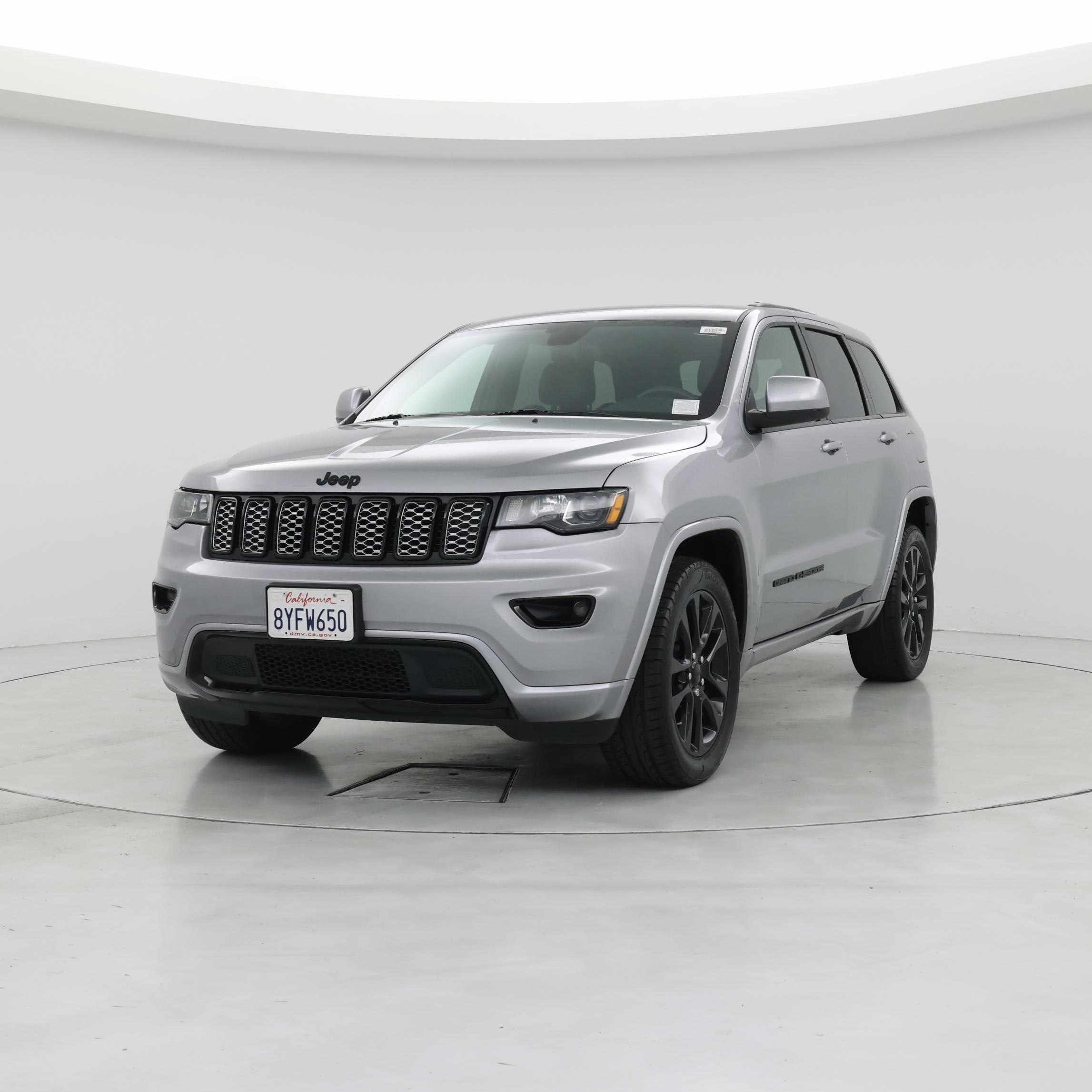 Thumbnail: 2018 Jeep Grand Cherokee - 4