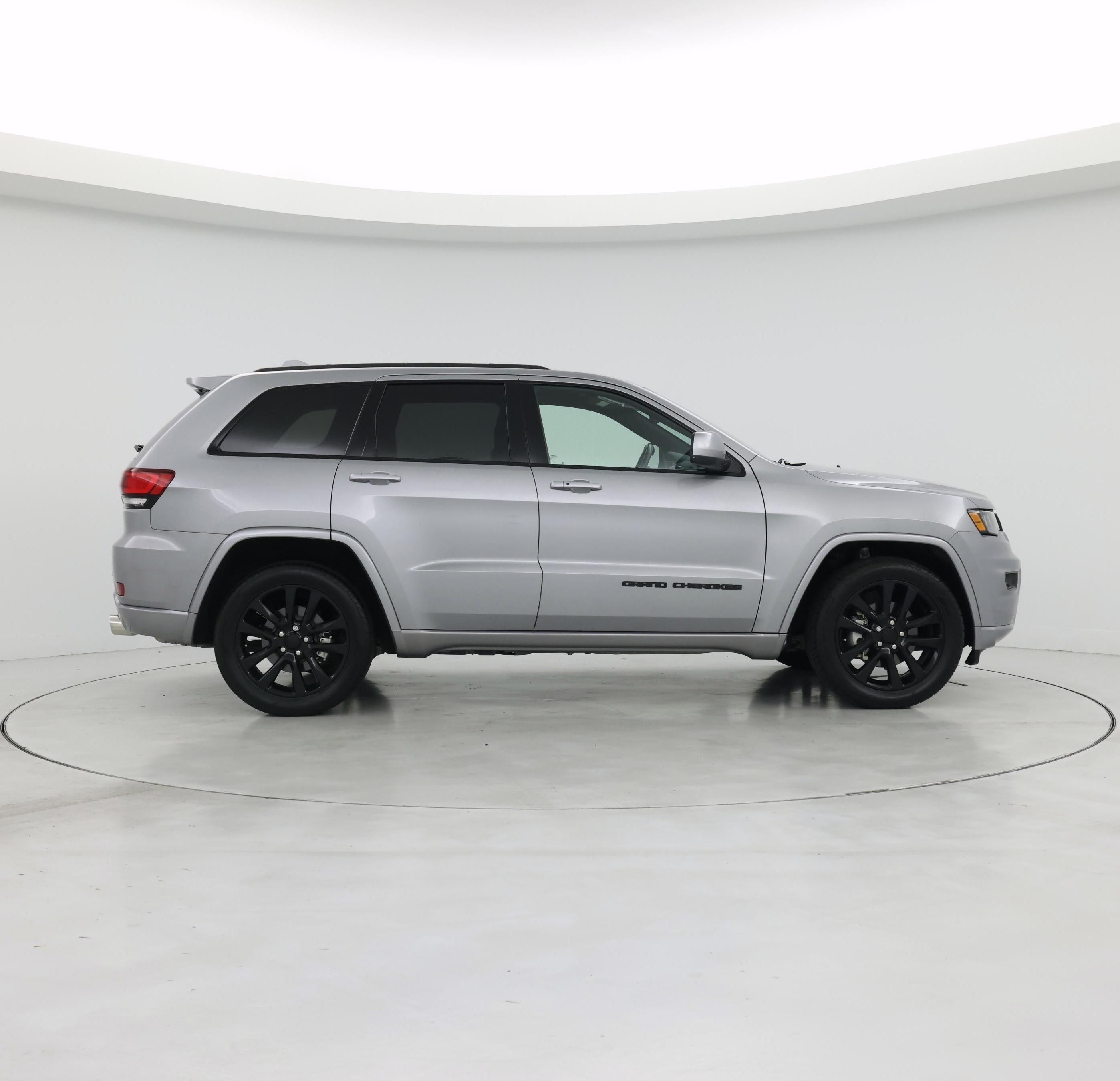 Thumbnail: 2018 Jeep Grand Cherokee - 7