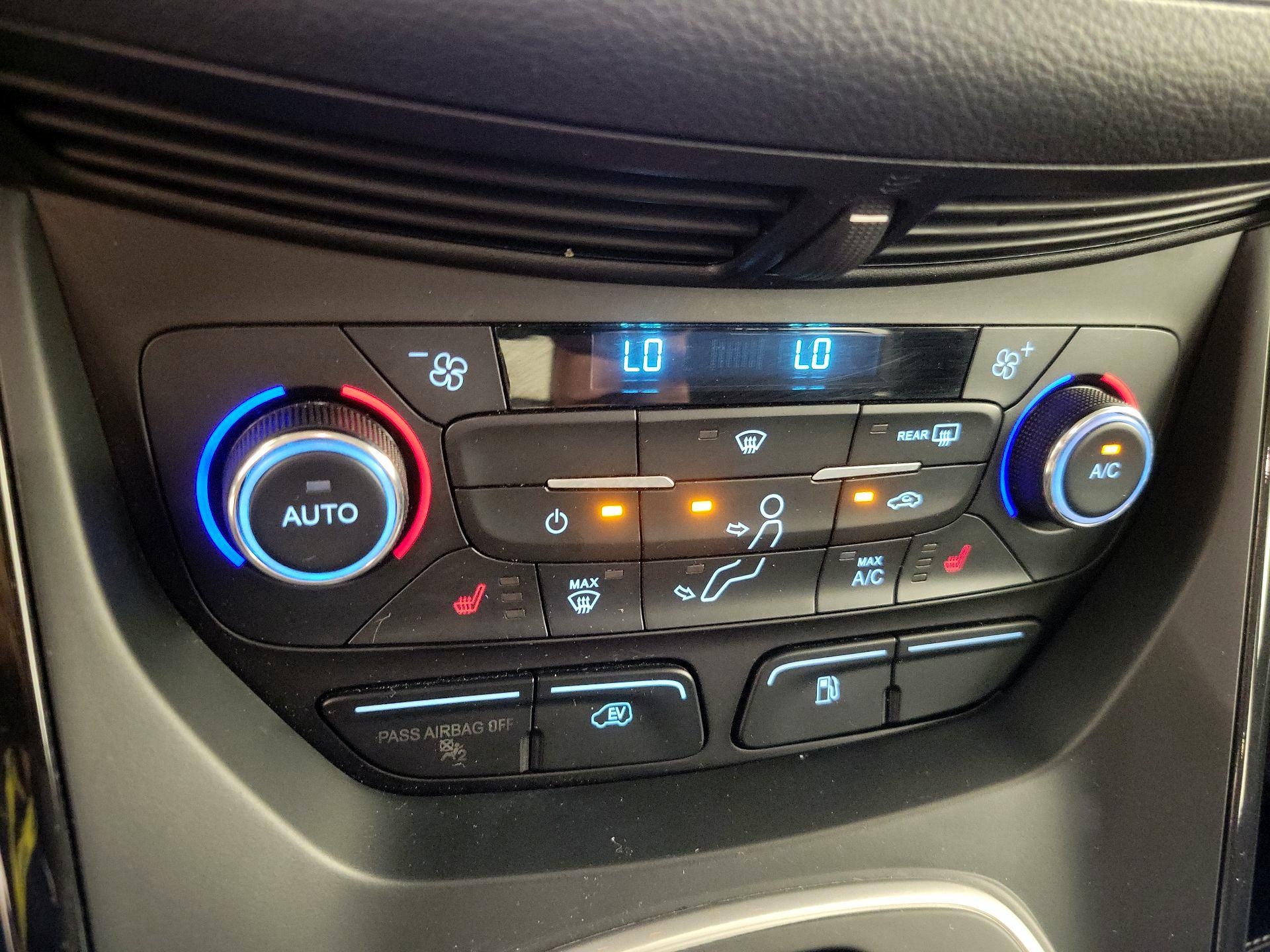 Thumbnail: 2017 Ford C-Max - 15