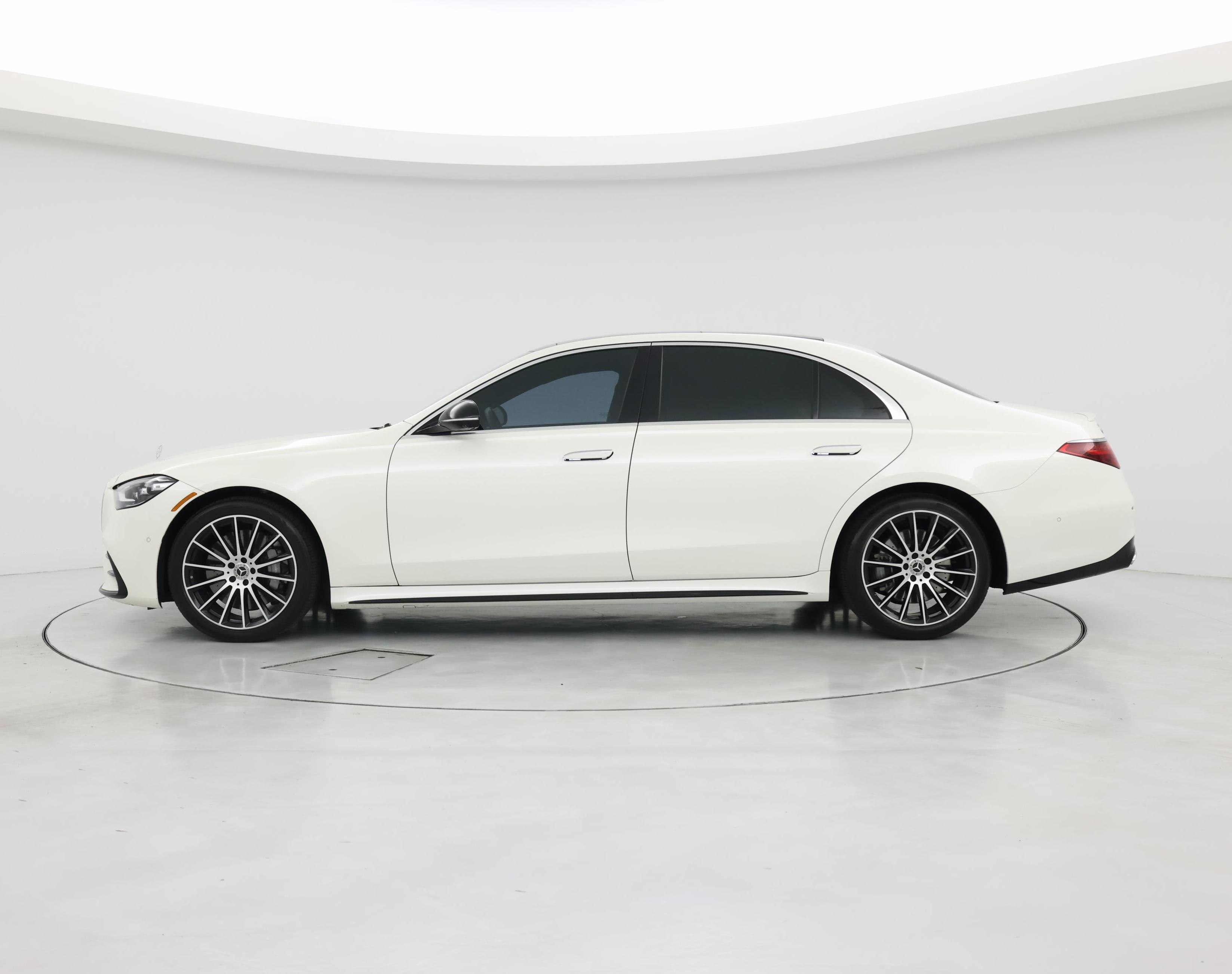 Thumbnail: 2022 Mercedes-Benz S-Class - 3